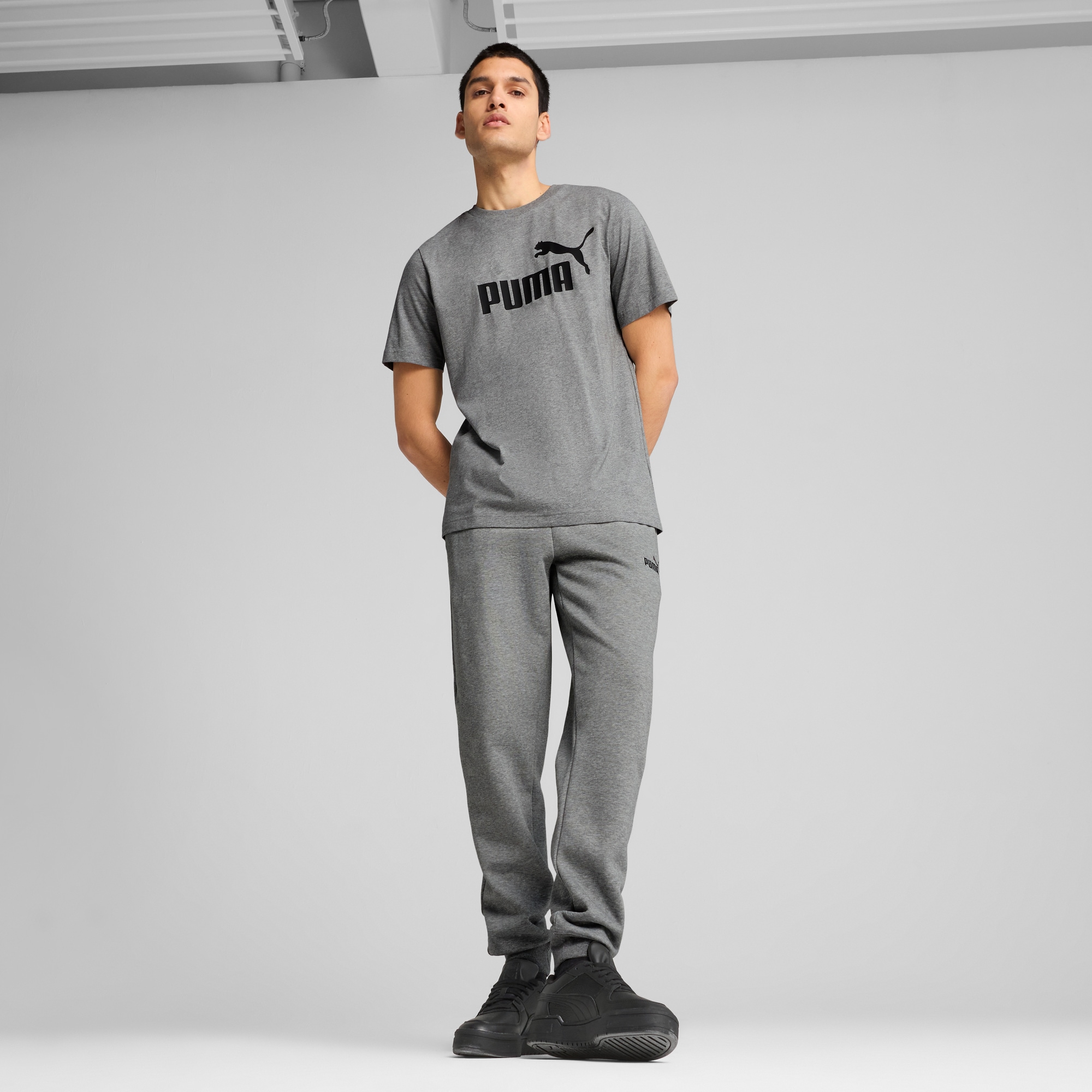 PUMA T-Shirt »ESS NO. 1 LOGO TEE«, Basic Herren T-Shirt mit Logo