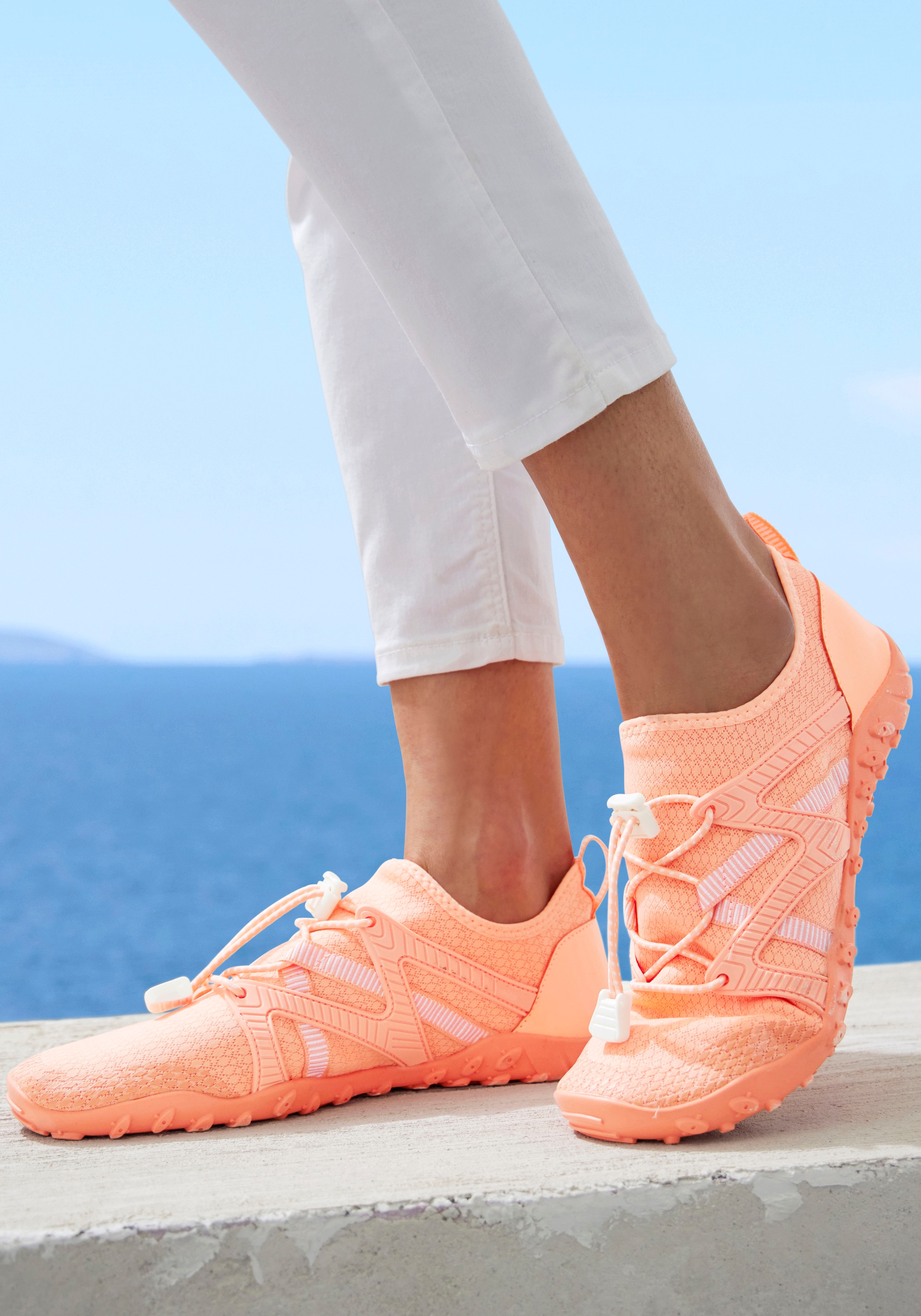 LASCANA Sneaker, Freizeitschuh, Halbschuh ultraleicht mit flexibler Sohle VEGAN