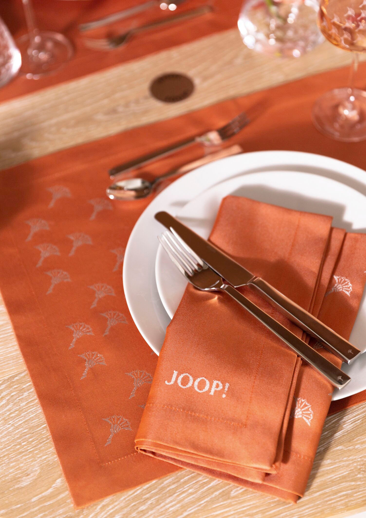Joop! Platzset »FADED CORNFLOWER«, (Set, 2 St.), aus Jacquard-Gewebe  gefertigt mit Kornblumen-Verlauf auf Rechnung | BAUR