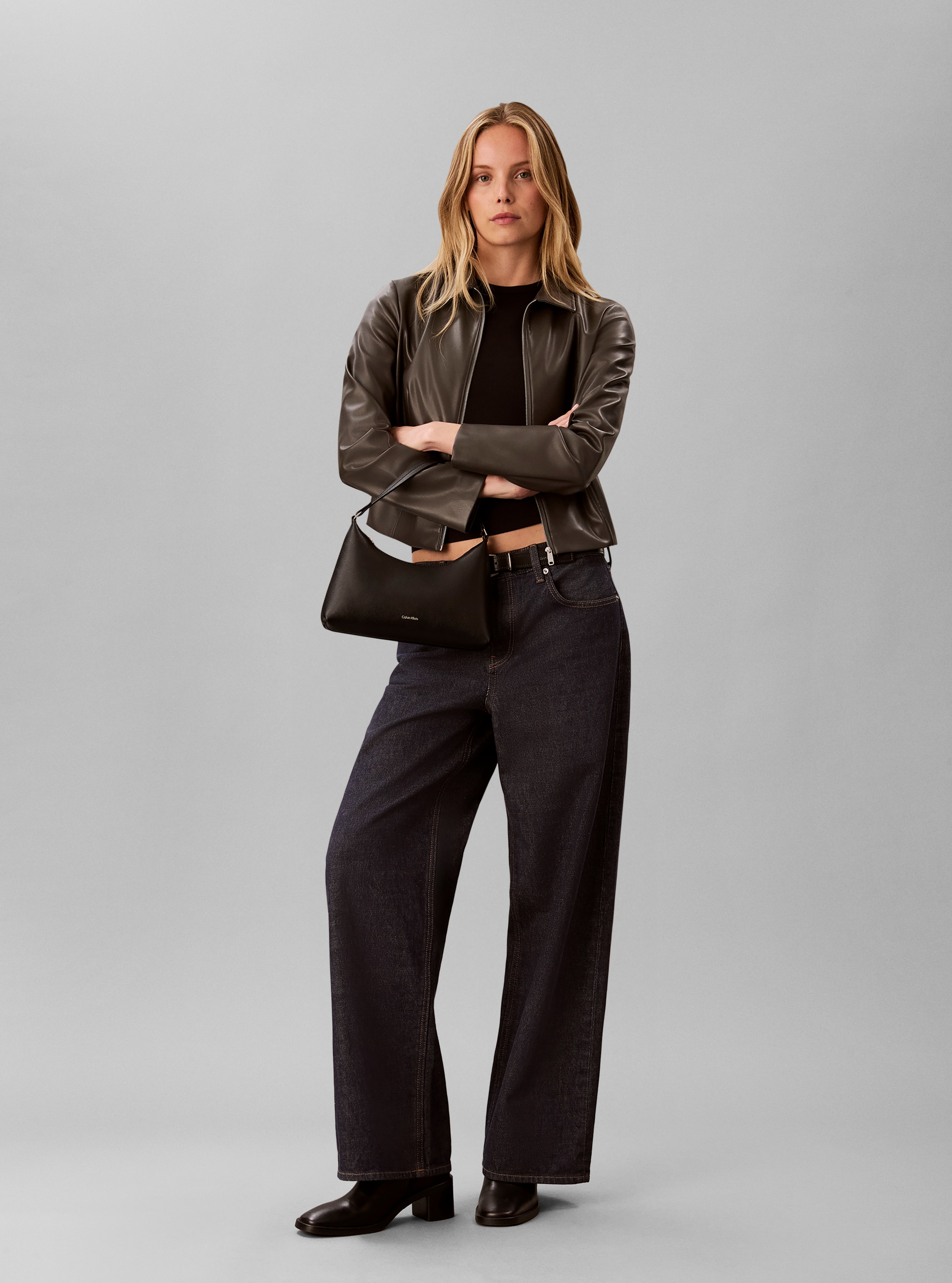 Calvin Klein Schultertasche »FOIL LOGO SMALL SHOULDER BAG« Mini Bag, Henkeltasche mit Ck-Logo