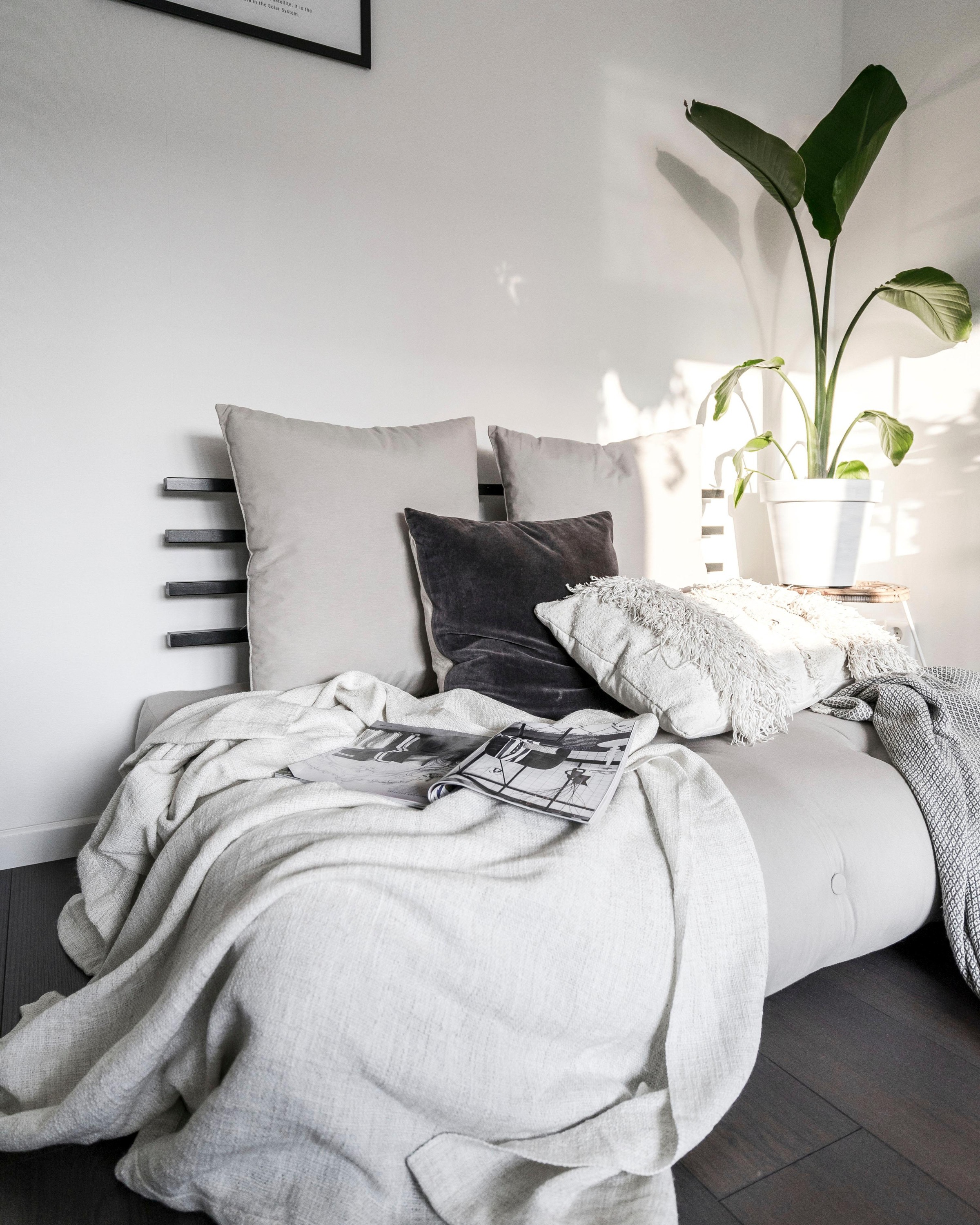 Karup Design Schlafsofa "Shinsano, futonstil, Rückenrahmen und zweiteiligem günstig online kaufen