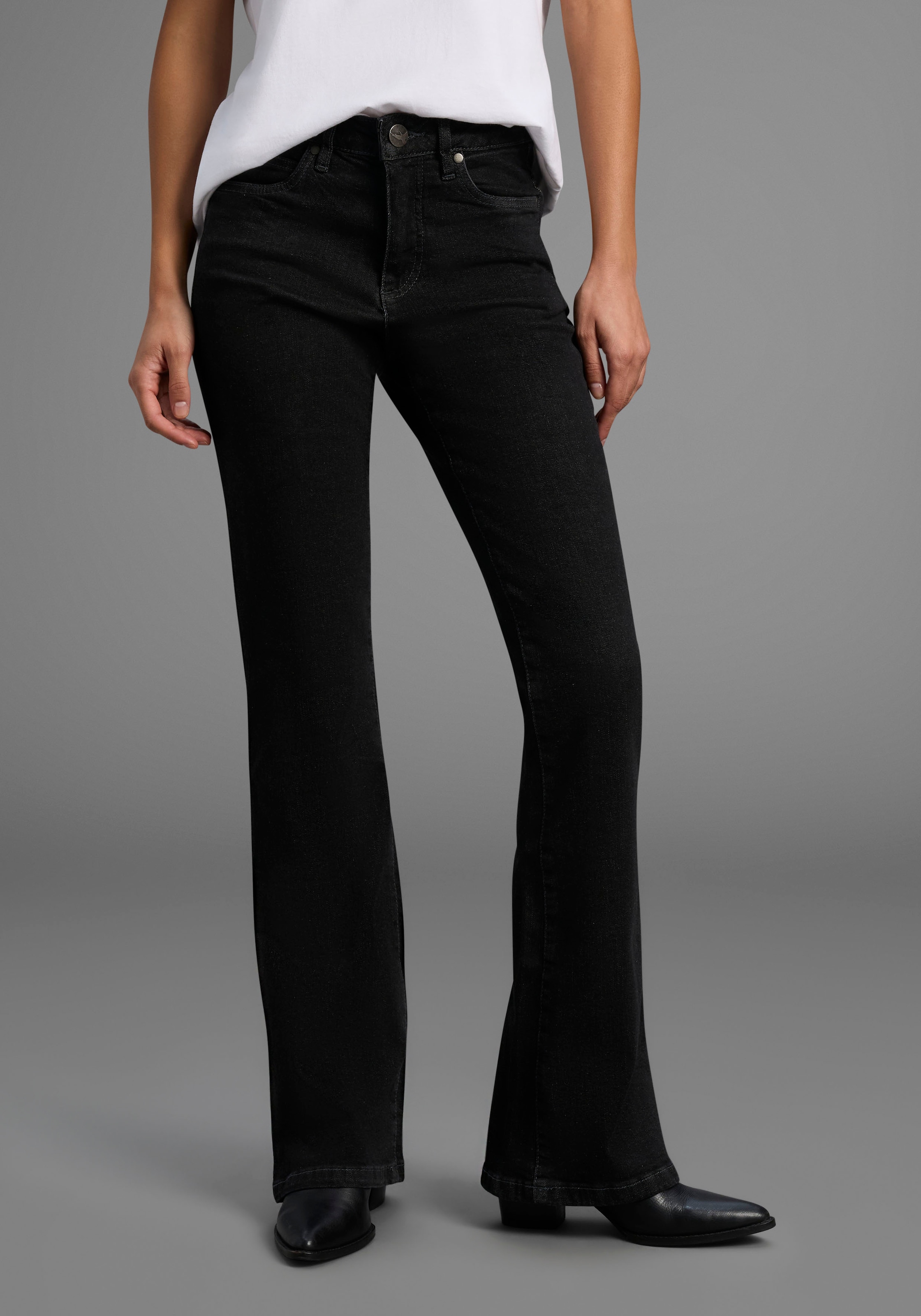 Arizona Bootcut-Jeans "Comfort-Fit" ausgestellte Beinform, mit Eingrifftasc günstig online kaufen