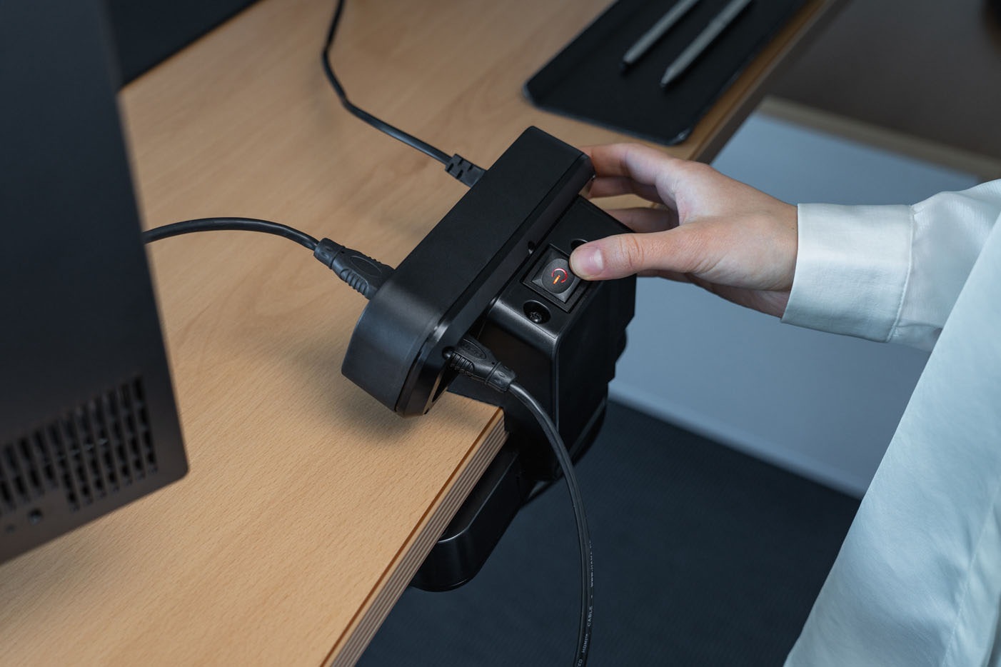 Brennenstuhl Steckdosenleiste »Duplex Tischsteckdosenleiste, 2x Keystone Module, 10x Schutzkontakt« (Ein- / Ausschalter )