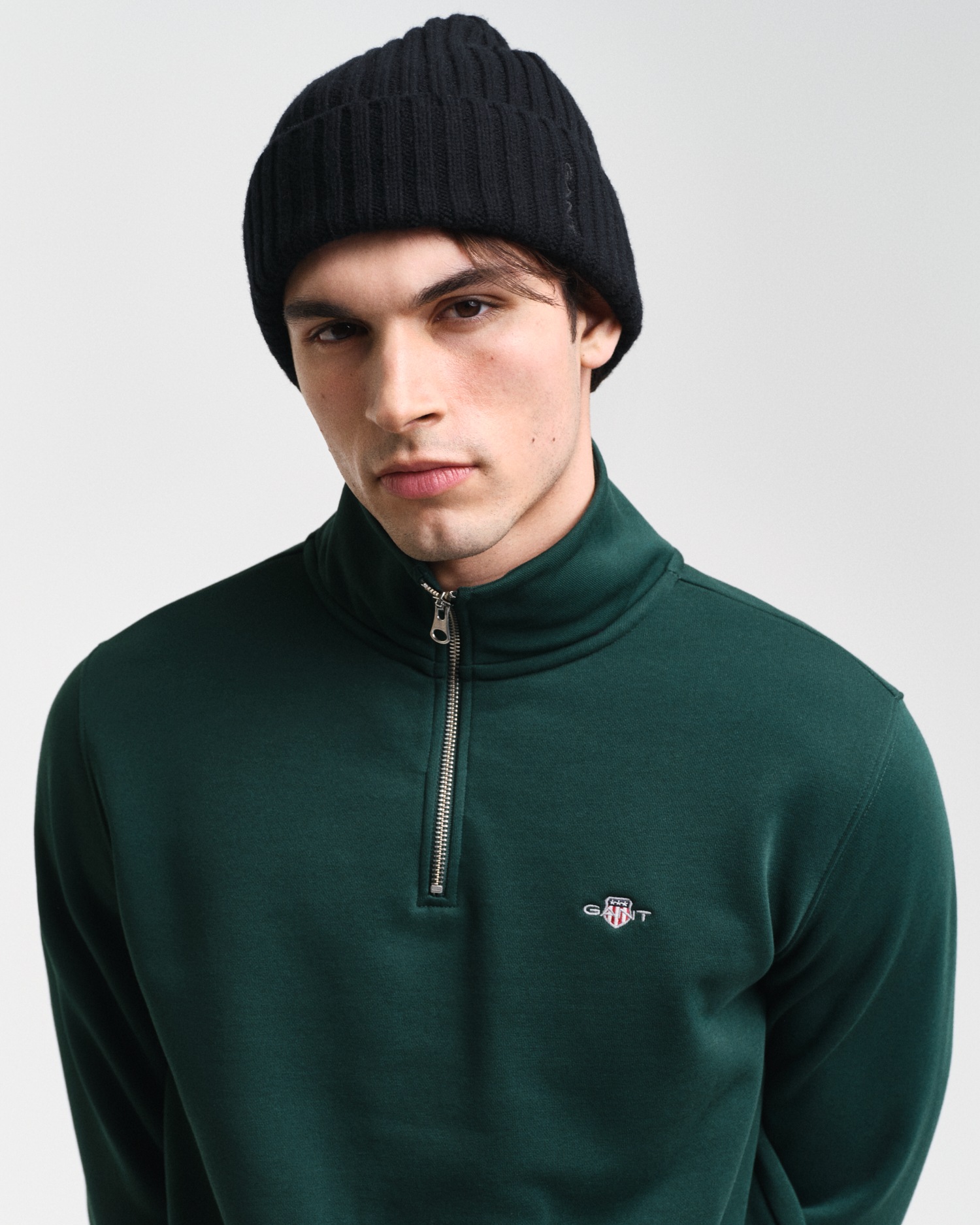 Gant Sweatshirt »REG SHIELD HALF ZIP SWEAT«, mit Logostickerei auf der Brust