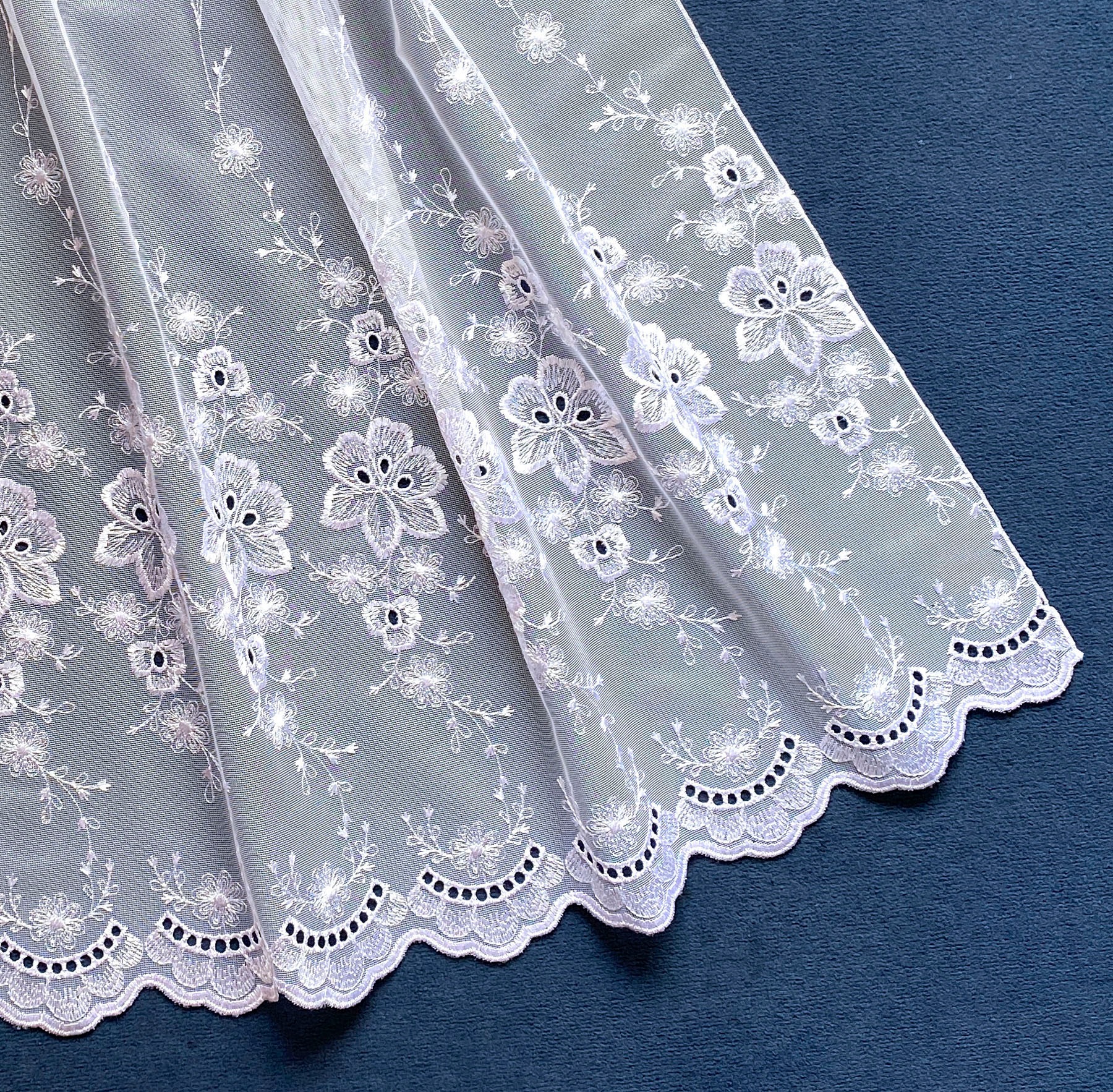 Thumbnail - Weckbrodt Gardine "Isabella" Kräuselband 1 Stk. tlg. echte Stickerei, Florentiner Optik, Allover, Bordüre, Store