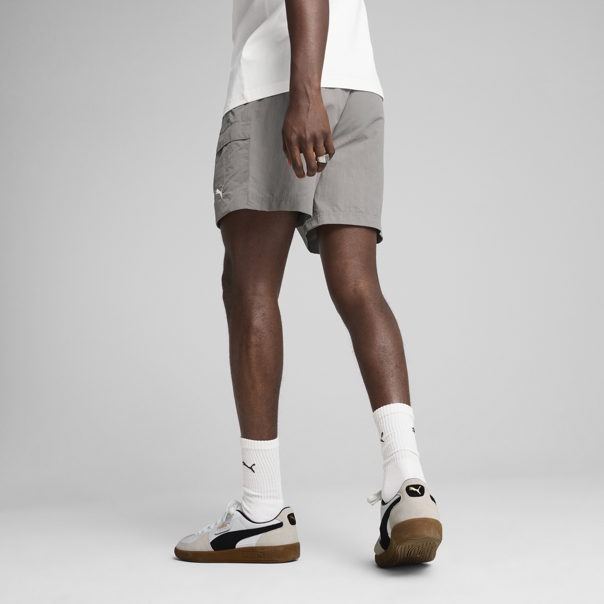 PUMA Shorts »WARDROBE ESS Relaxed 6" Cargoshorts Herren«