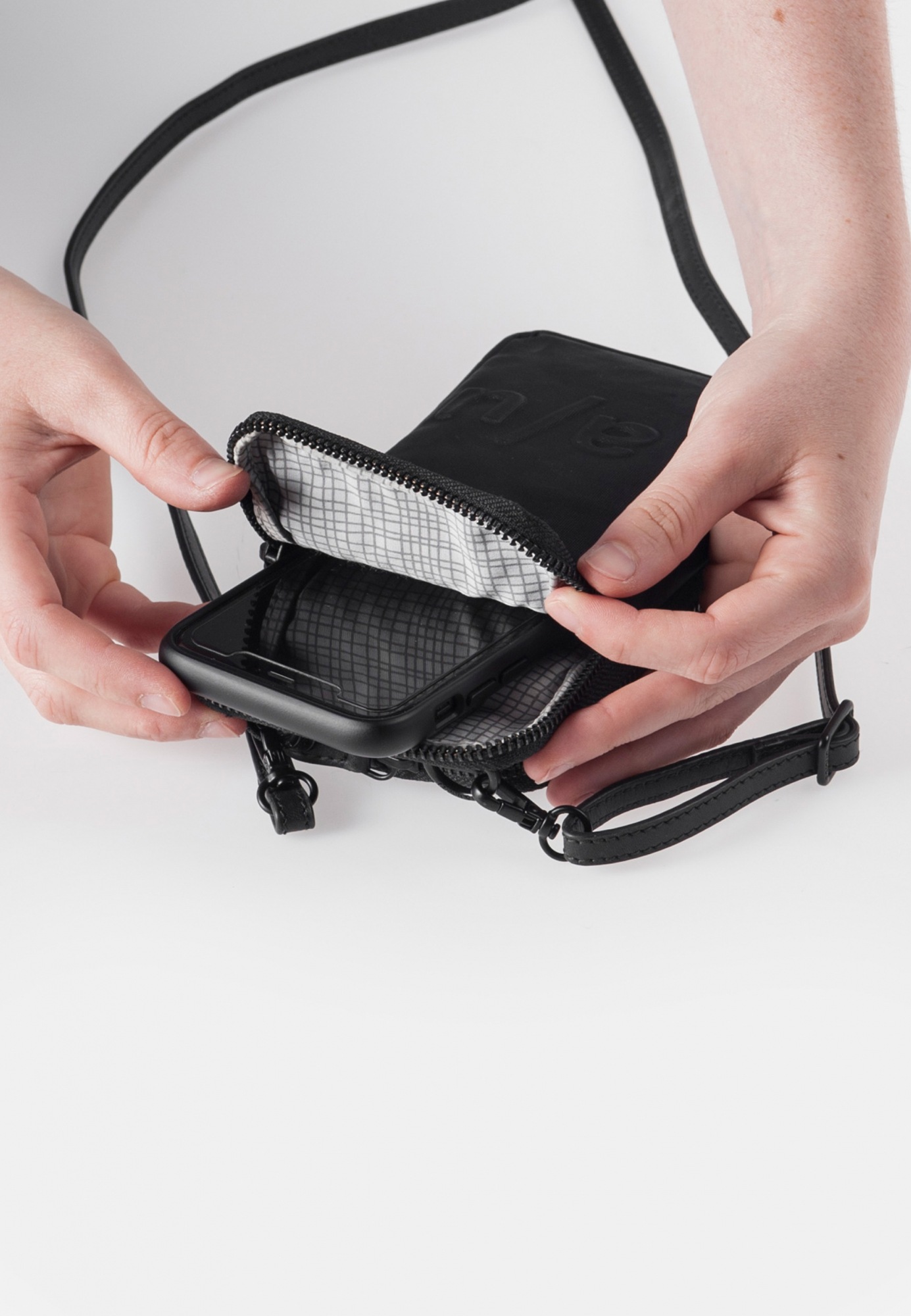aunts & uncles Handytasche »Aunts & Uncles Phone bag Uji«