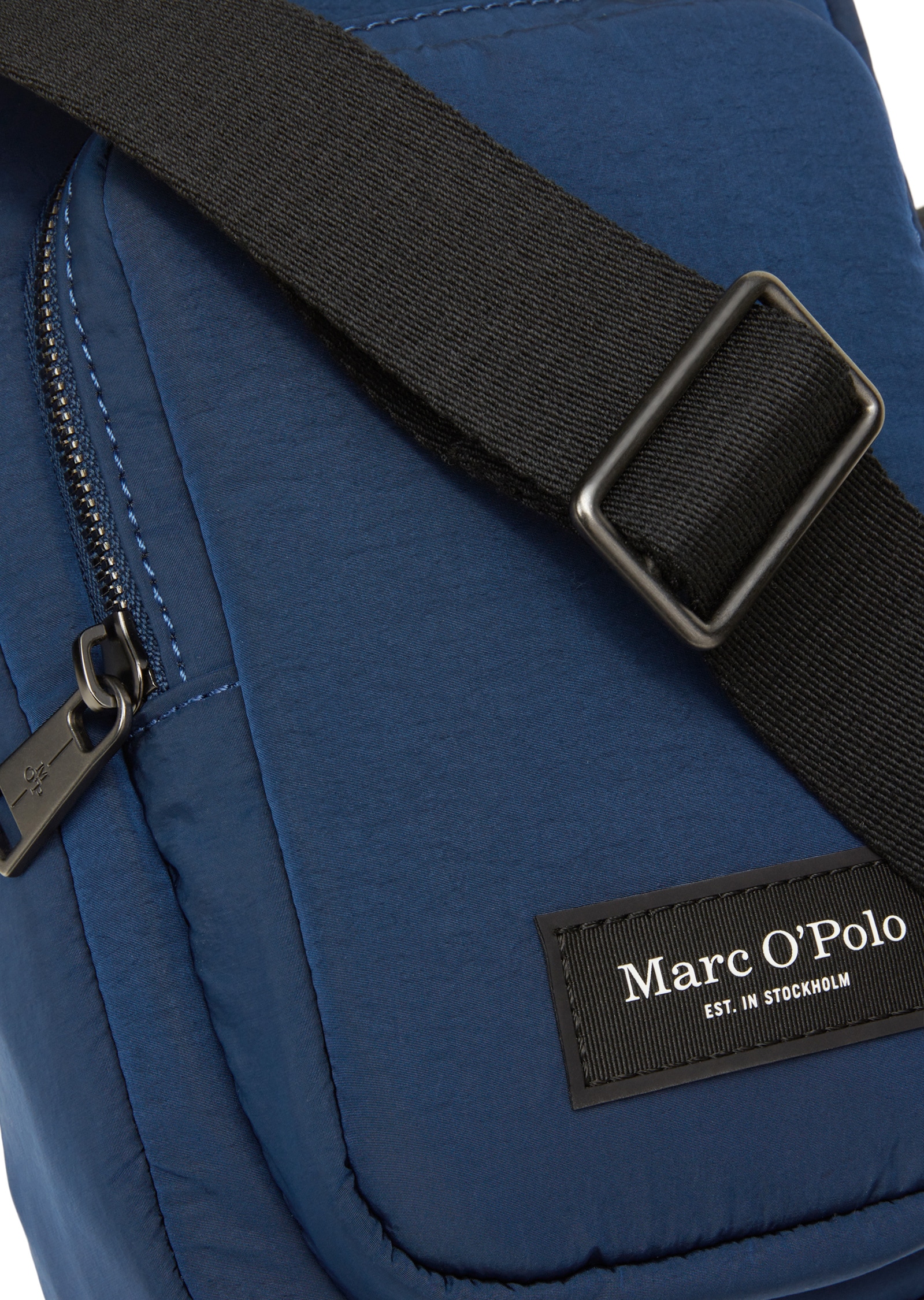 Marc O'Polo Umhängetasche »aus recyceltem Material«