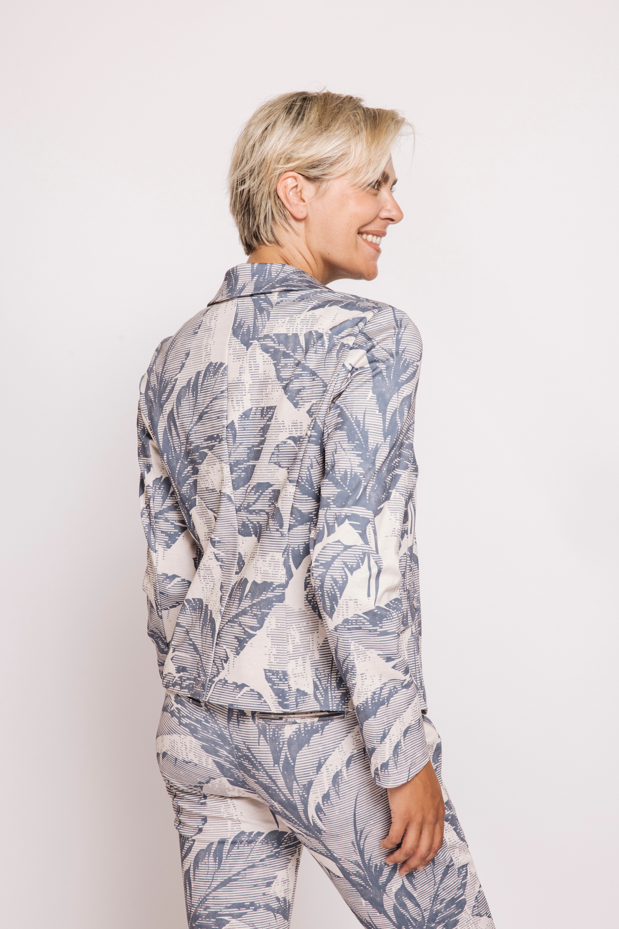 Zhrill Kurzblazer "BETSY" grafisches Allover-Muster, tailliert günstig online kaufen