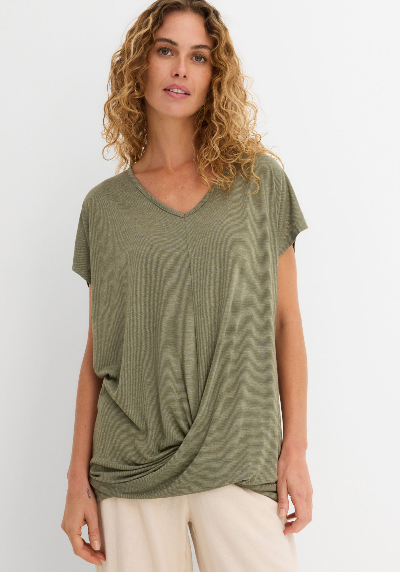 bonprix T-Shirt "Shirt aus Viskose-Mix" bequeme Passform, mit Fledermausärmeln, mit V-Ausschnitt