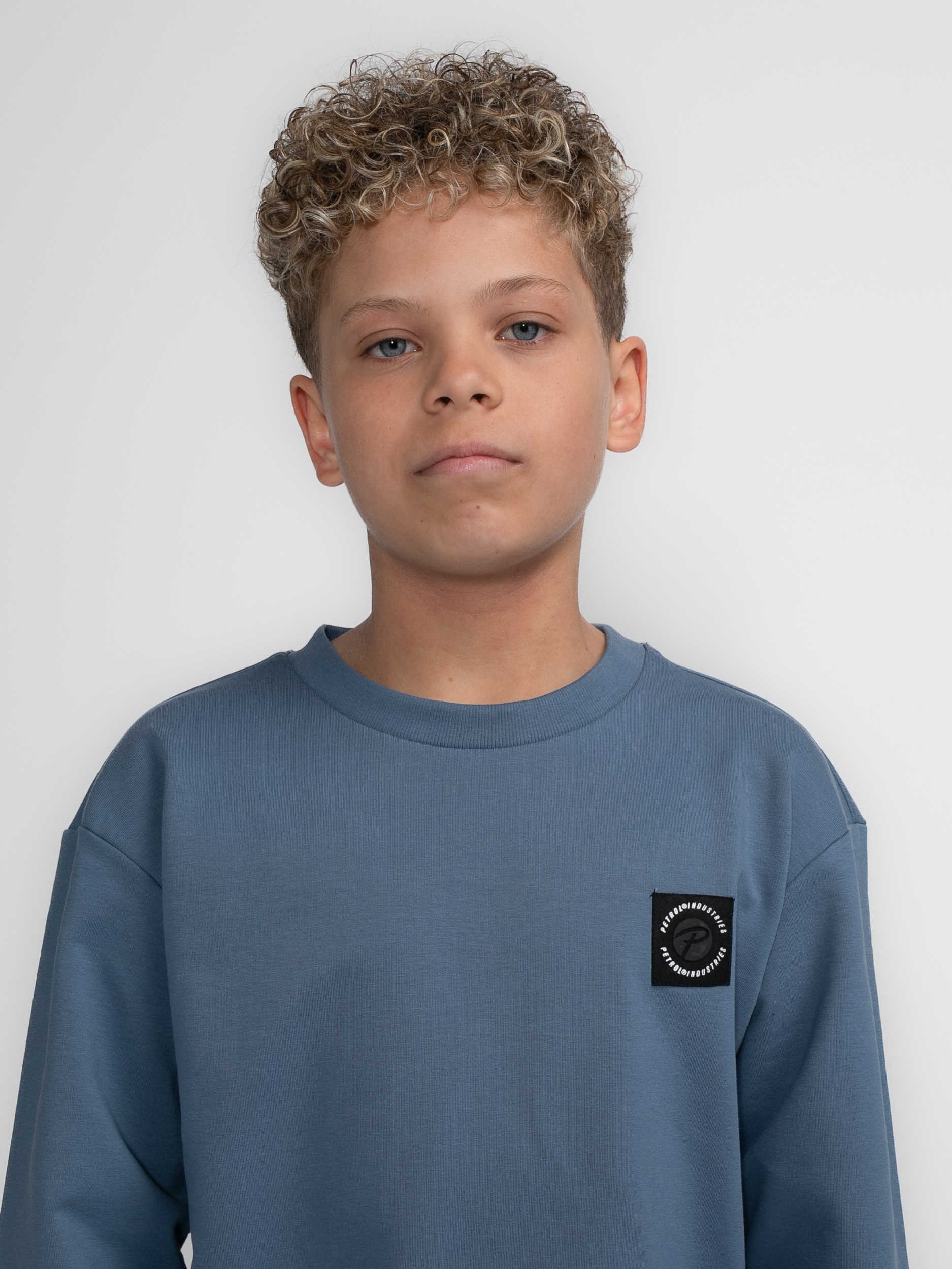 Petrol Industries Sweater, mit Prägung auf der Brust