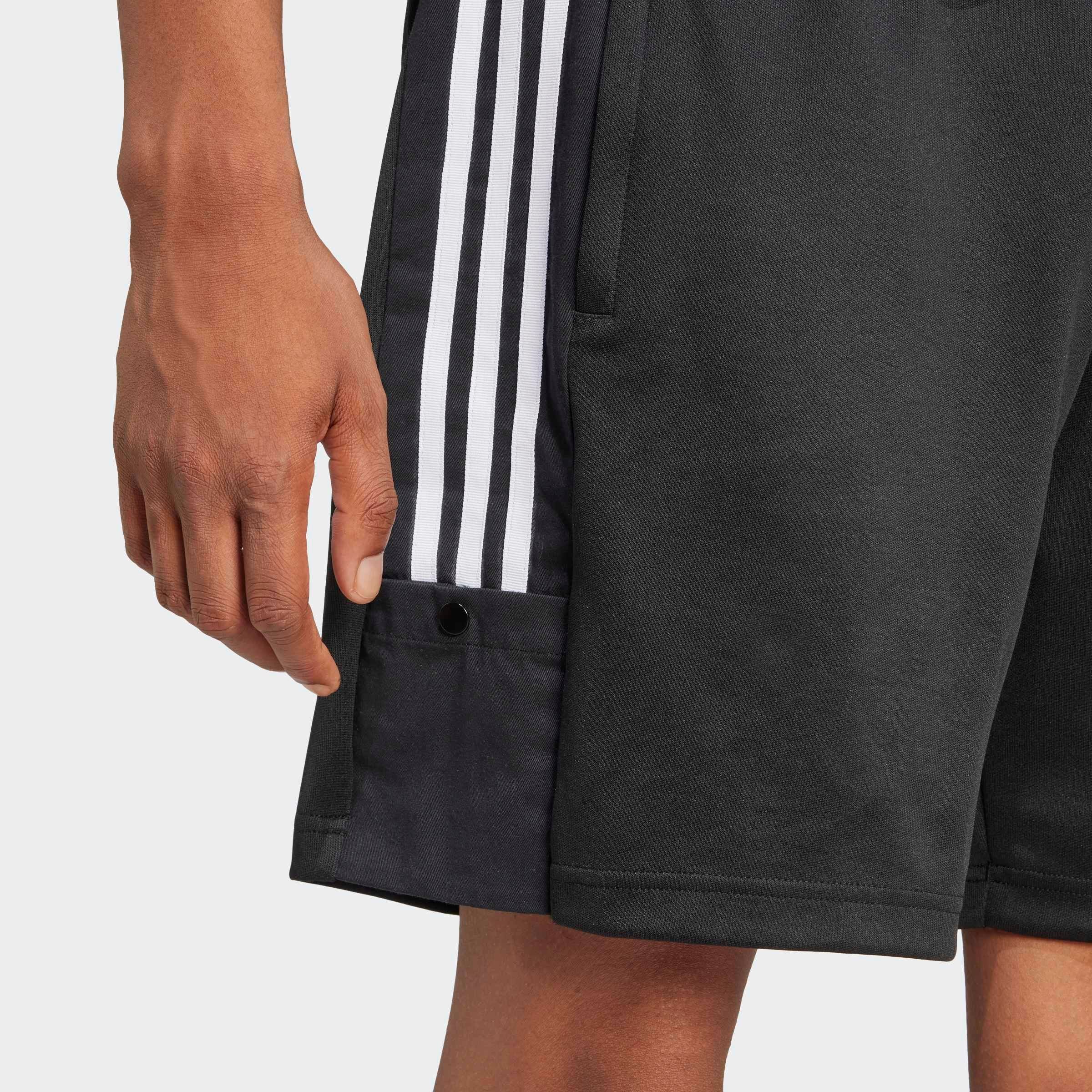 adidas Sportswear Shorts »M TIRO SHO Q1«  Trainingsshorts mit Logo, Druckknopftasche