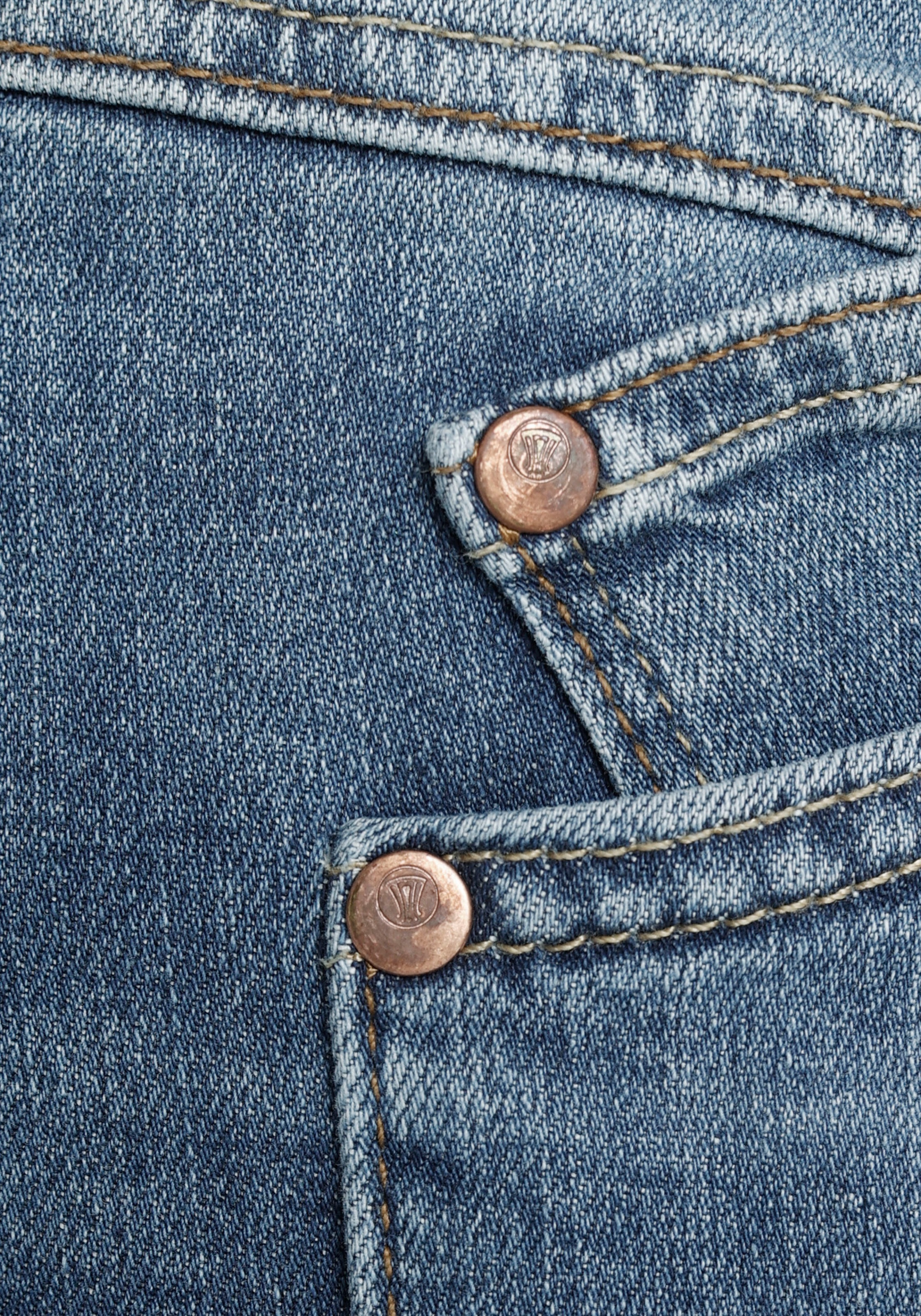 Herrlicher Slim-fit-Jeans »GINA RECYCLED DENIM«, seitlichem kaufen Keileinsatz | mit für BAUR