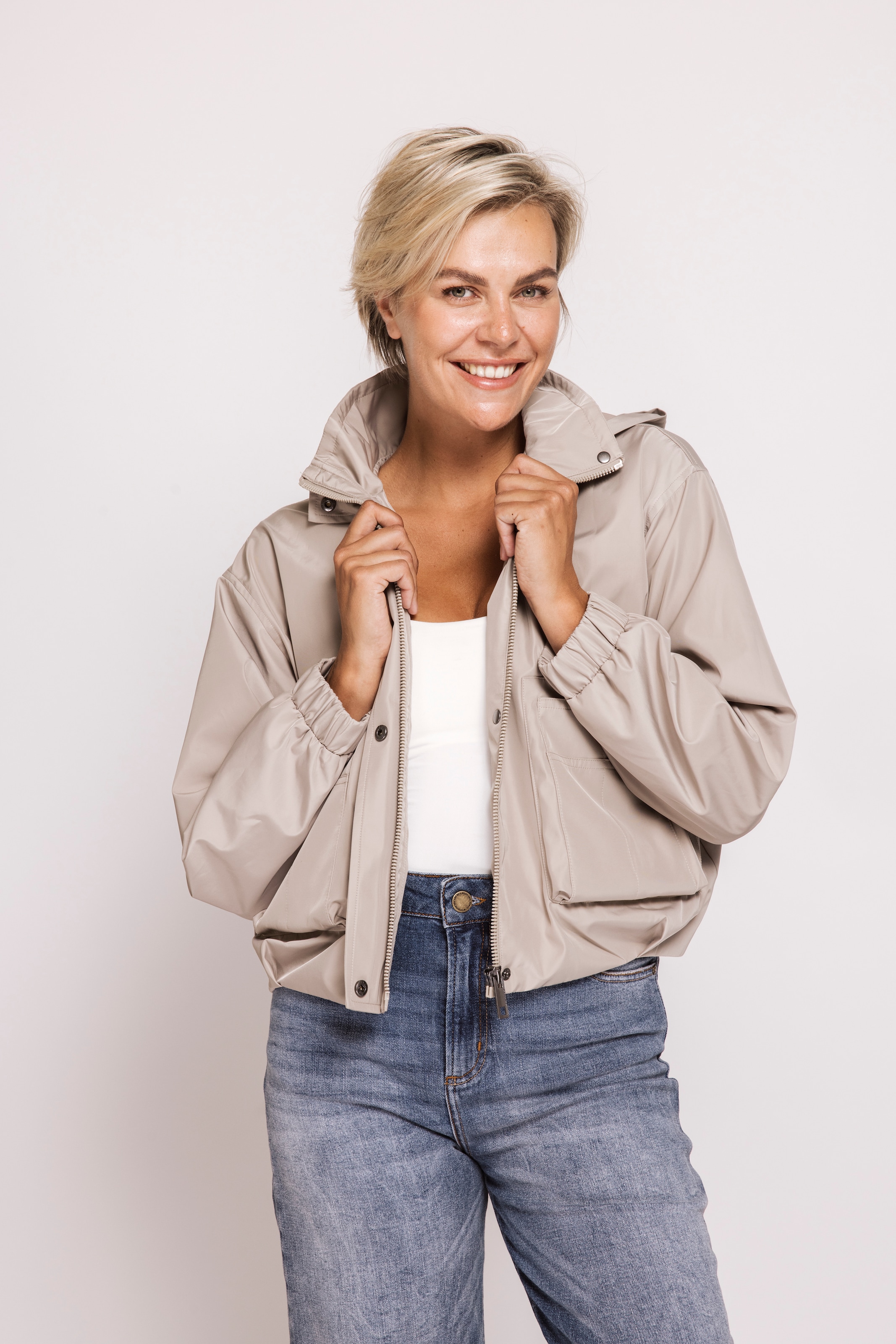 Zhrill Kurzjacke "ZHBIRA Kurzjacke" mit Kapuze mit Kapuze und Reißverschlus günstig online kaufen