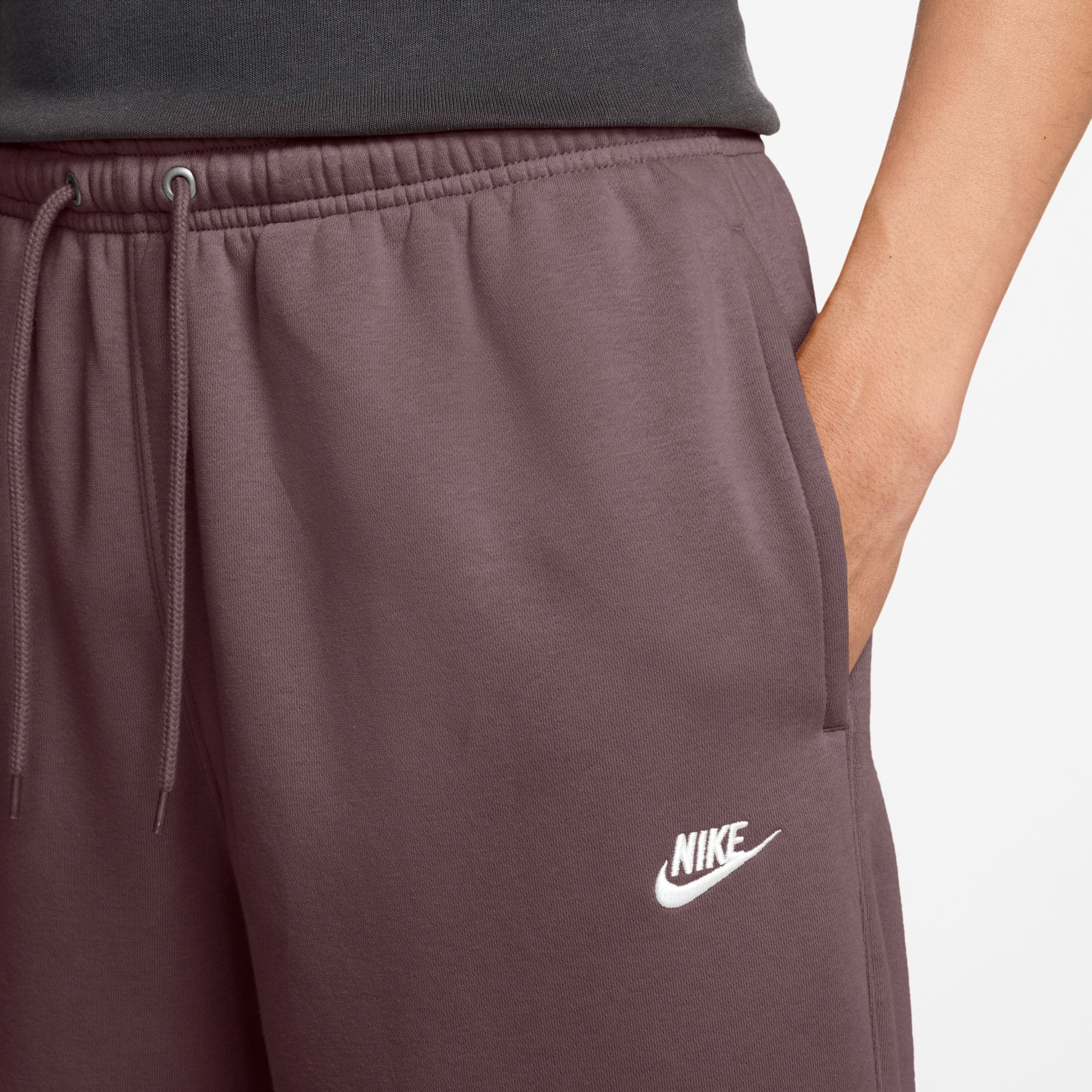 Nike Sportswear Sporthose »M NK CLUB BB OH PANT«  mit Eingrifftaschen und Gesäßtasche, aus Baumwollmischung