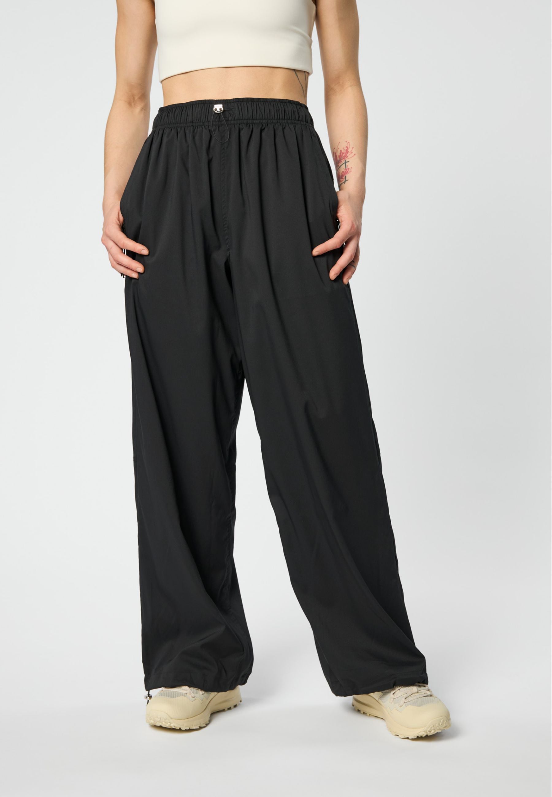 GIRLFRIEND COLLECTIVE Trekkinghose »Girlfriend Collective Amy Adjustable Pants«