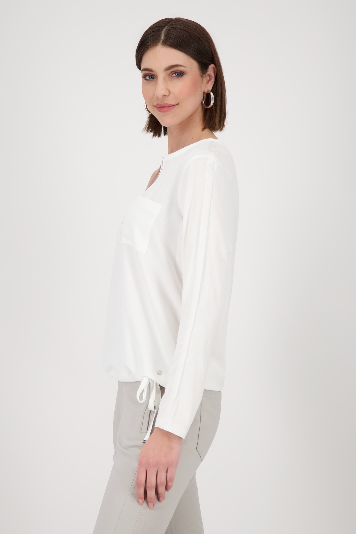 Monari Schlupfbluse »Schluse Basic Schmuck«, Mit Rundhalsausschnitt mit Schlitz