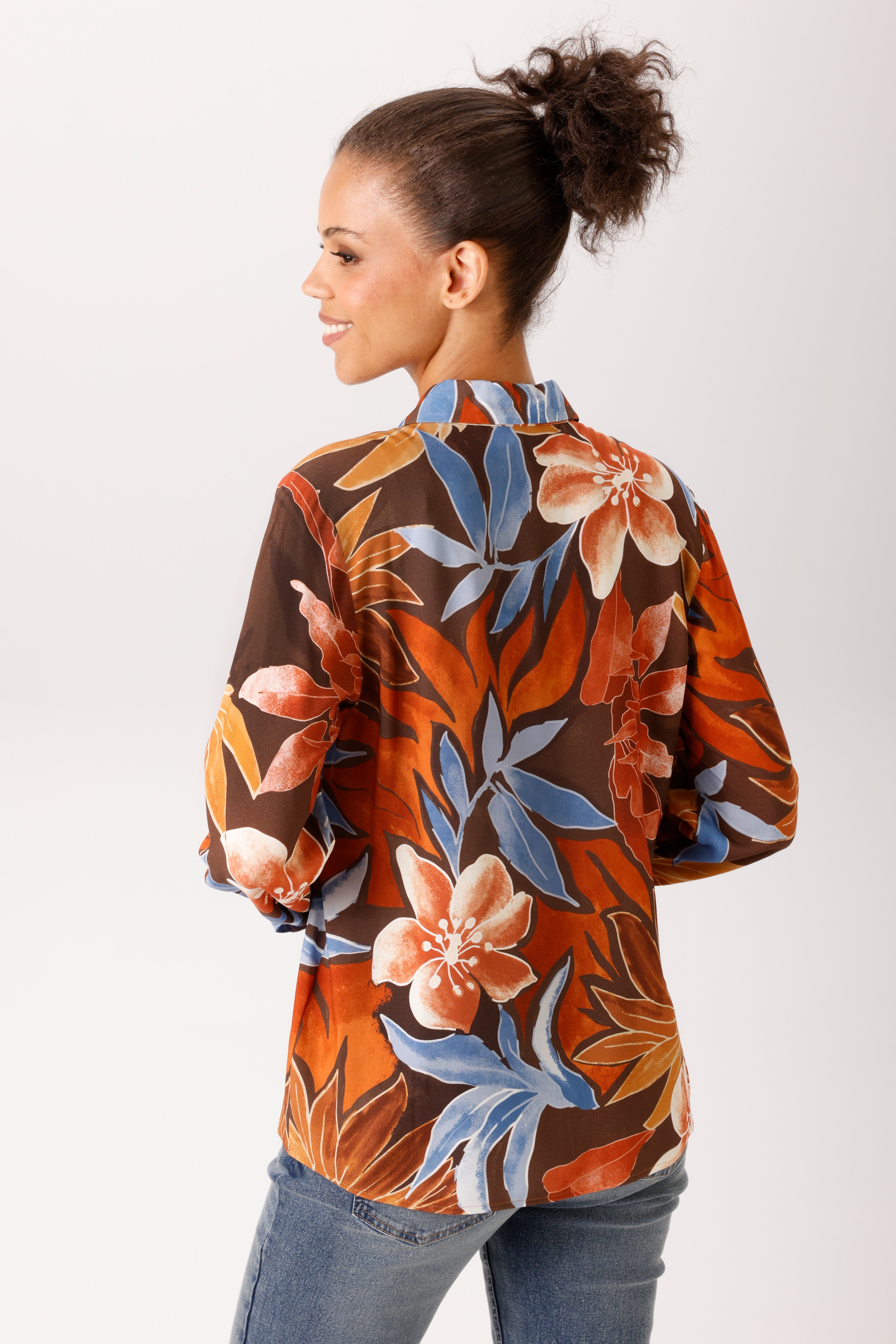 Aniston CASUAL Hemdbluse mit großflächigen Blättern und Blüten bedruckt - NEUE KOLLEKTION