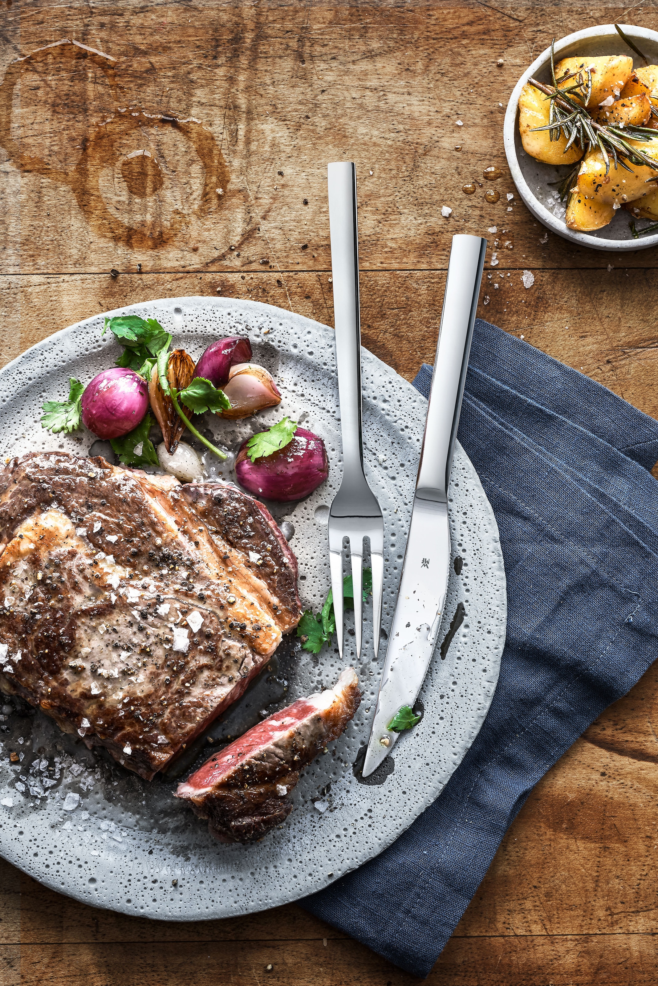 WMF Steakbesteck »Nuova«, (Set, 2 tlg.), 2-tlg., Wellenschliff, Cromargan Edelstahl, Geschenkverpackung