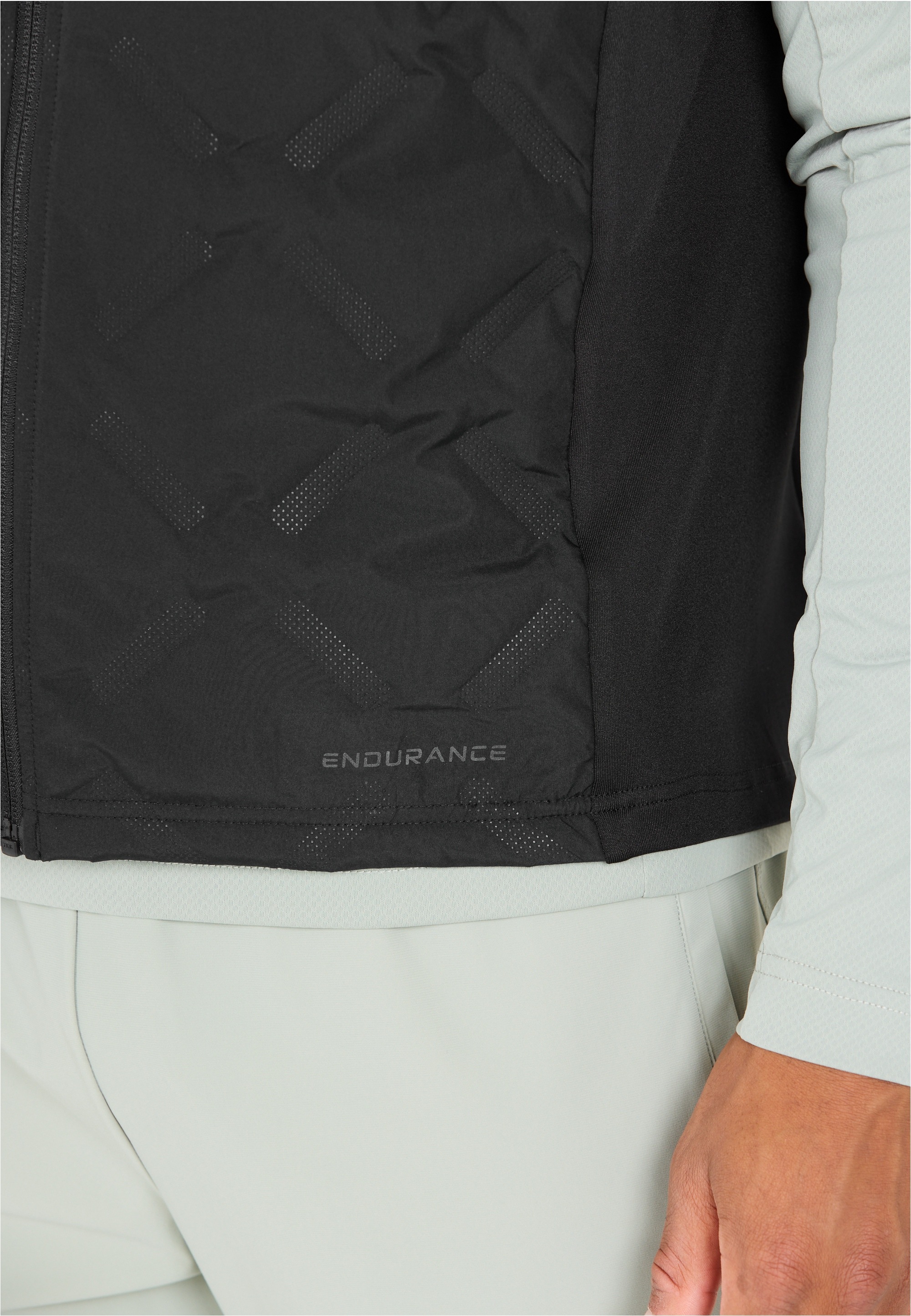 ENDURANCE Softshellweste »Jelawat«, mit 4-Wege-Stretch und wasserabweisender Membran