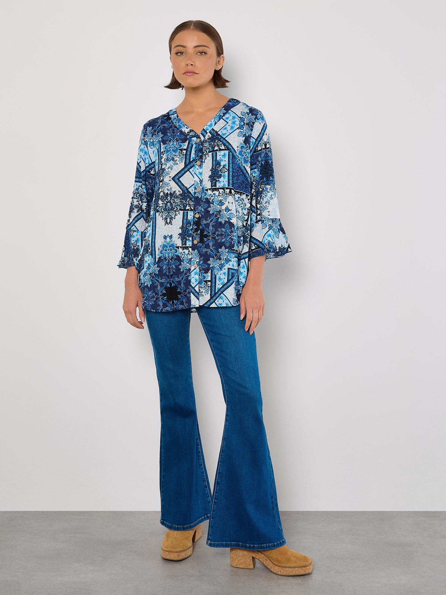 Apricot Blusentop "Bluse mit Schaldruck" mit Trompetenarmen