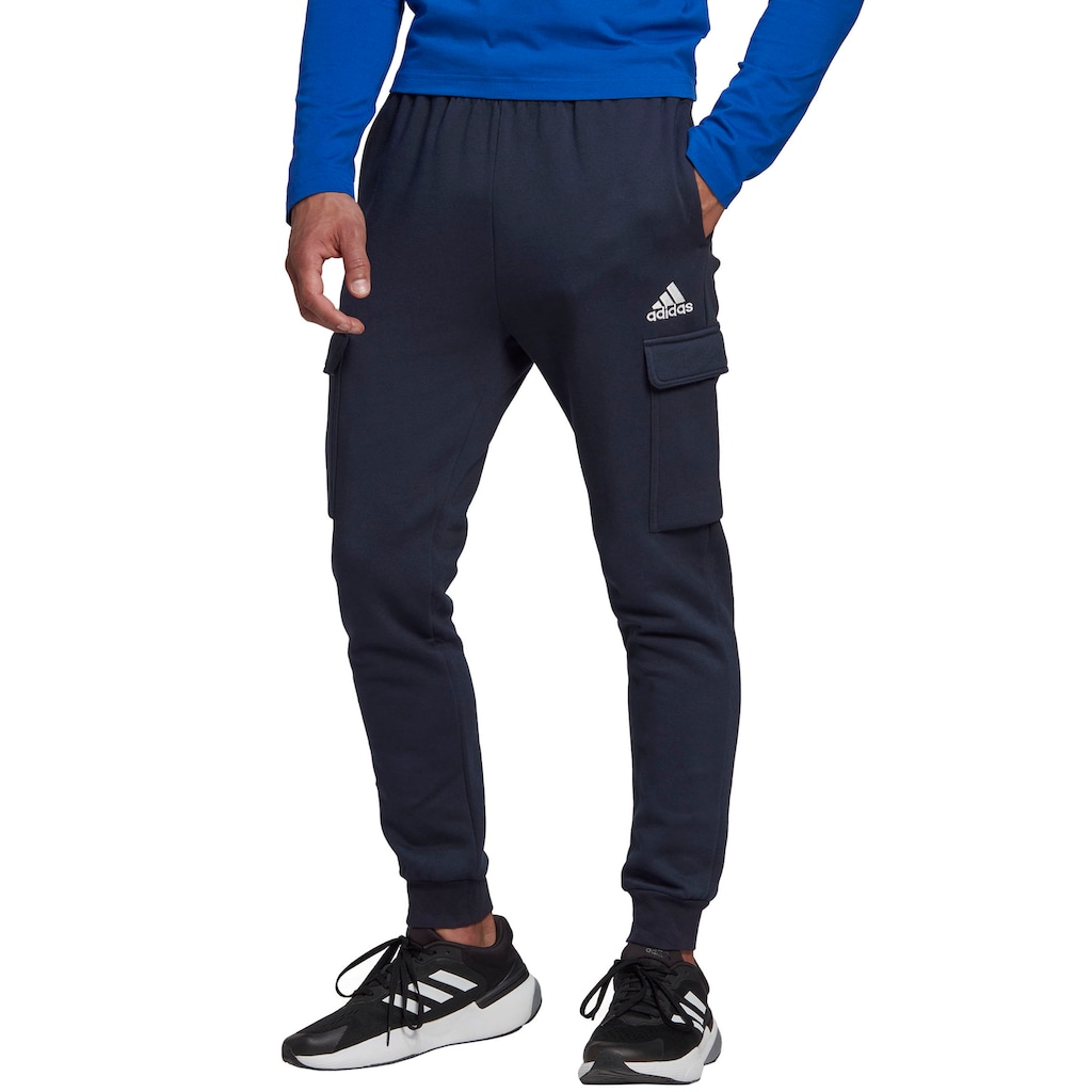 adidas Sportswear Sporthose »ESSENTIALS FLEECE REGULAR TAPERED CARGOHOSE«, (1 tlg.)