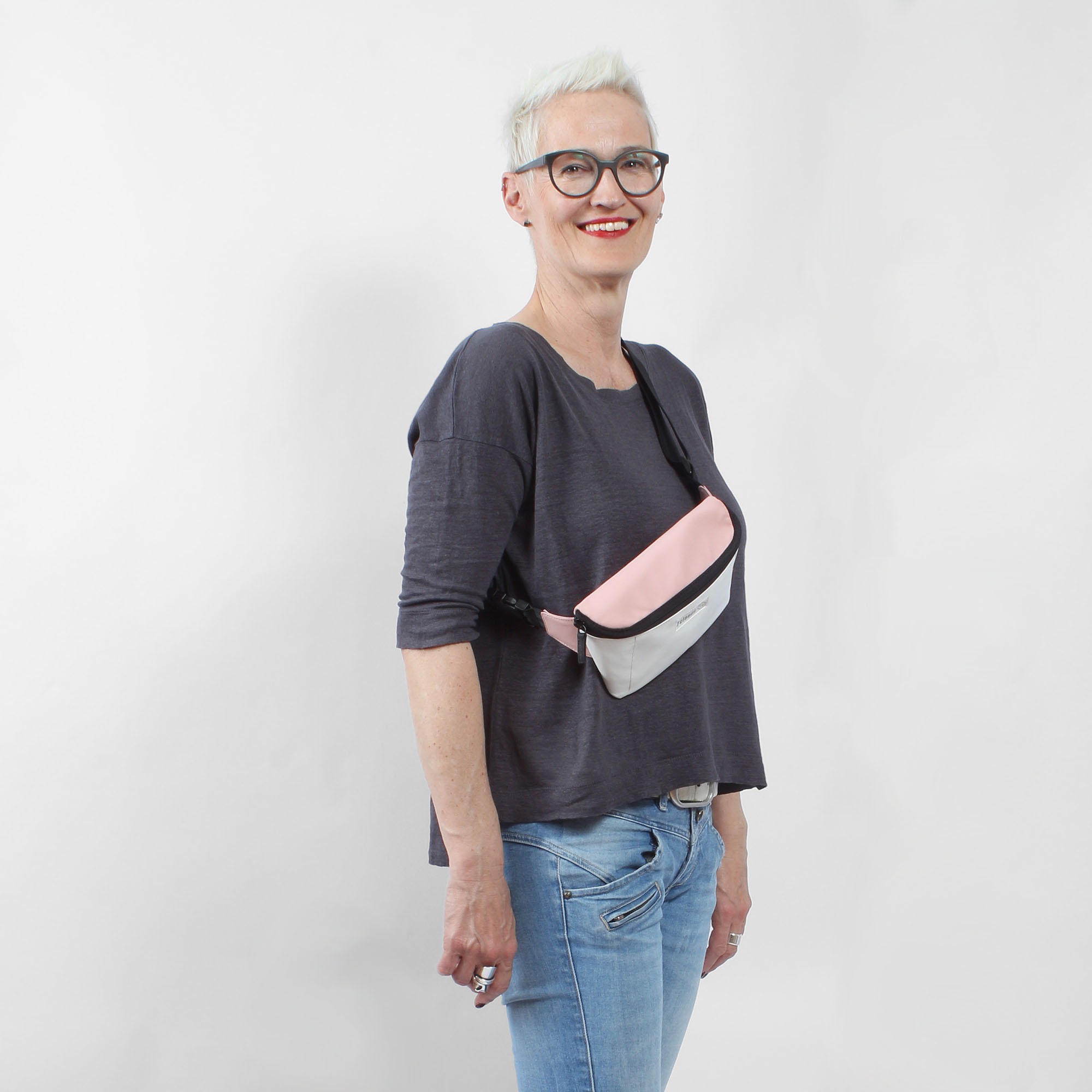 7clouds Umhängetasche "Cobi 7.1", mit recyceltem PET günstig online kaufen