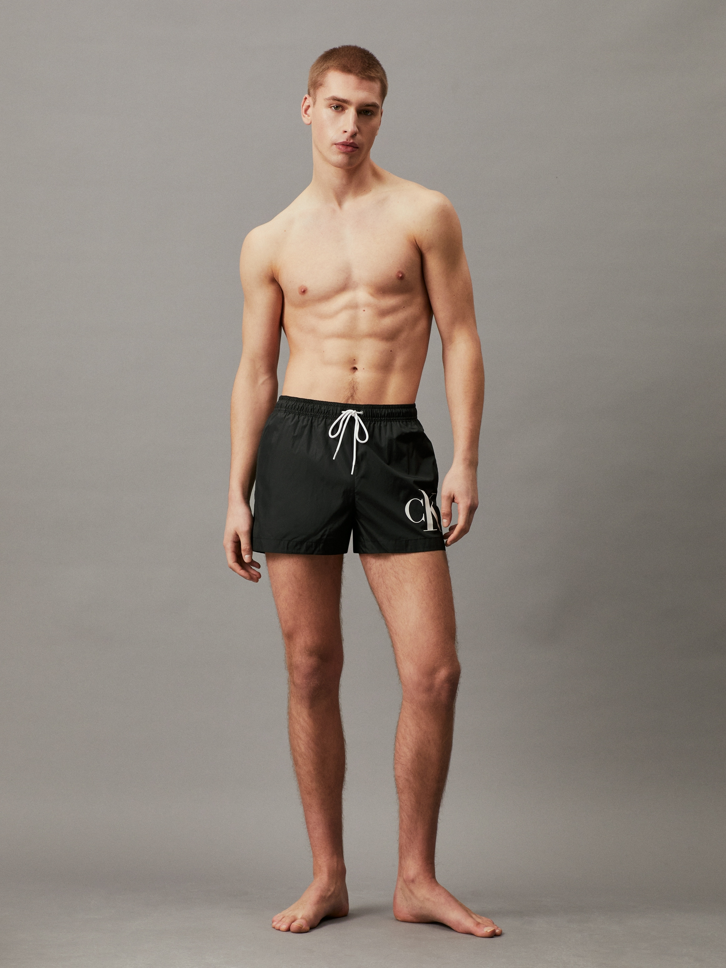 Calvin Klein Swimwear Badeshorts »SHORT DRAWSTRING«, mit kontrastfarbenem Logo
