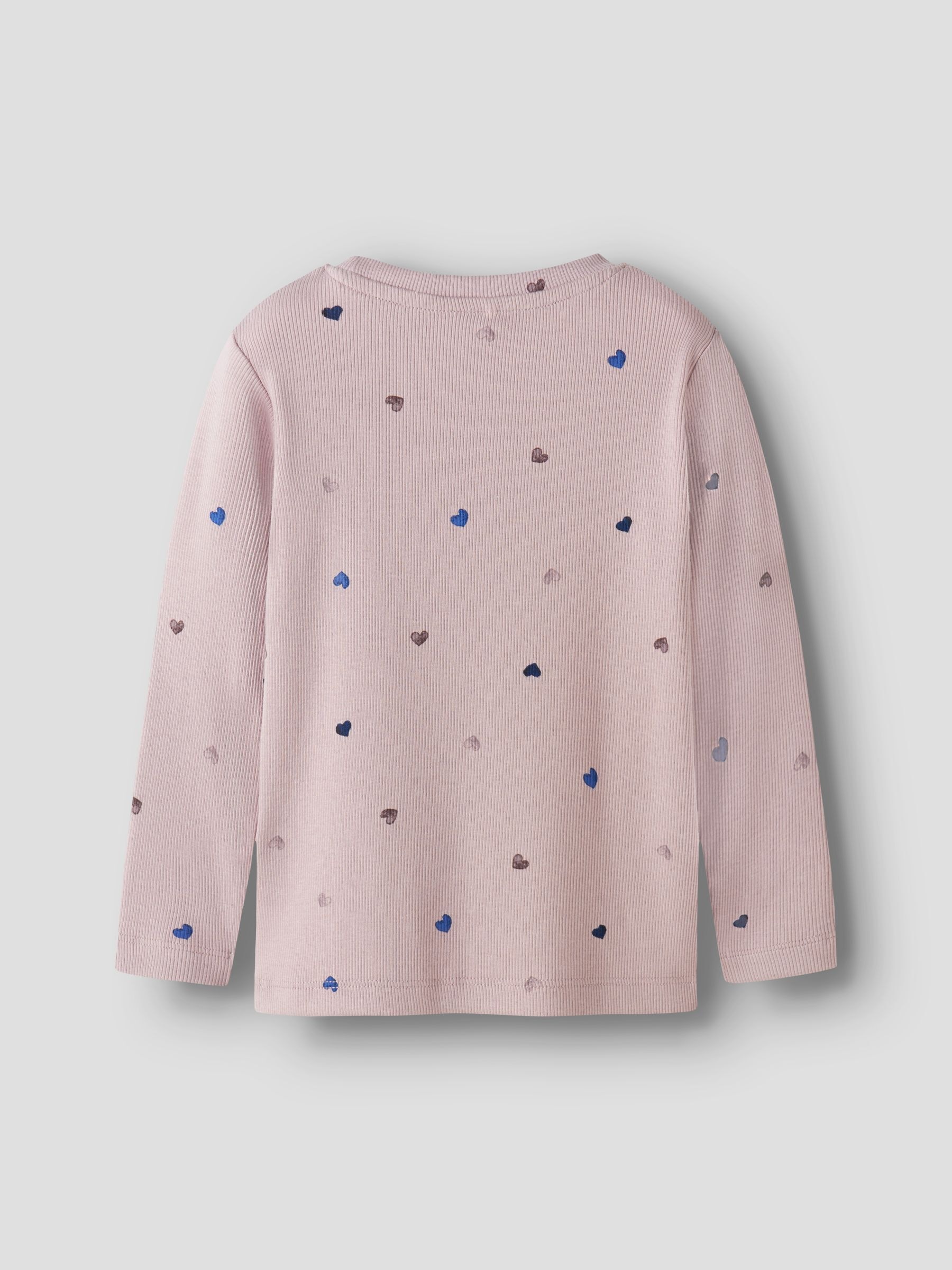 Name It Langarmshirt »NMFNUTTI LS TOP NOOS« mit tollem Herzchen-Alloverprint