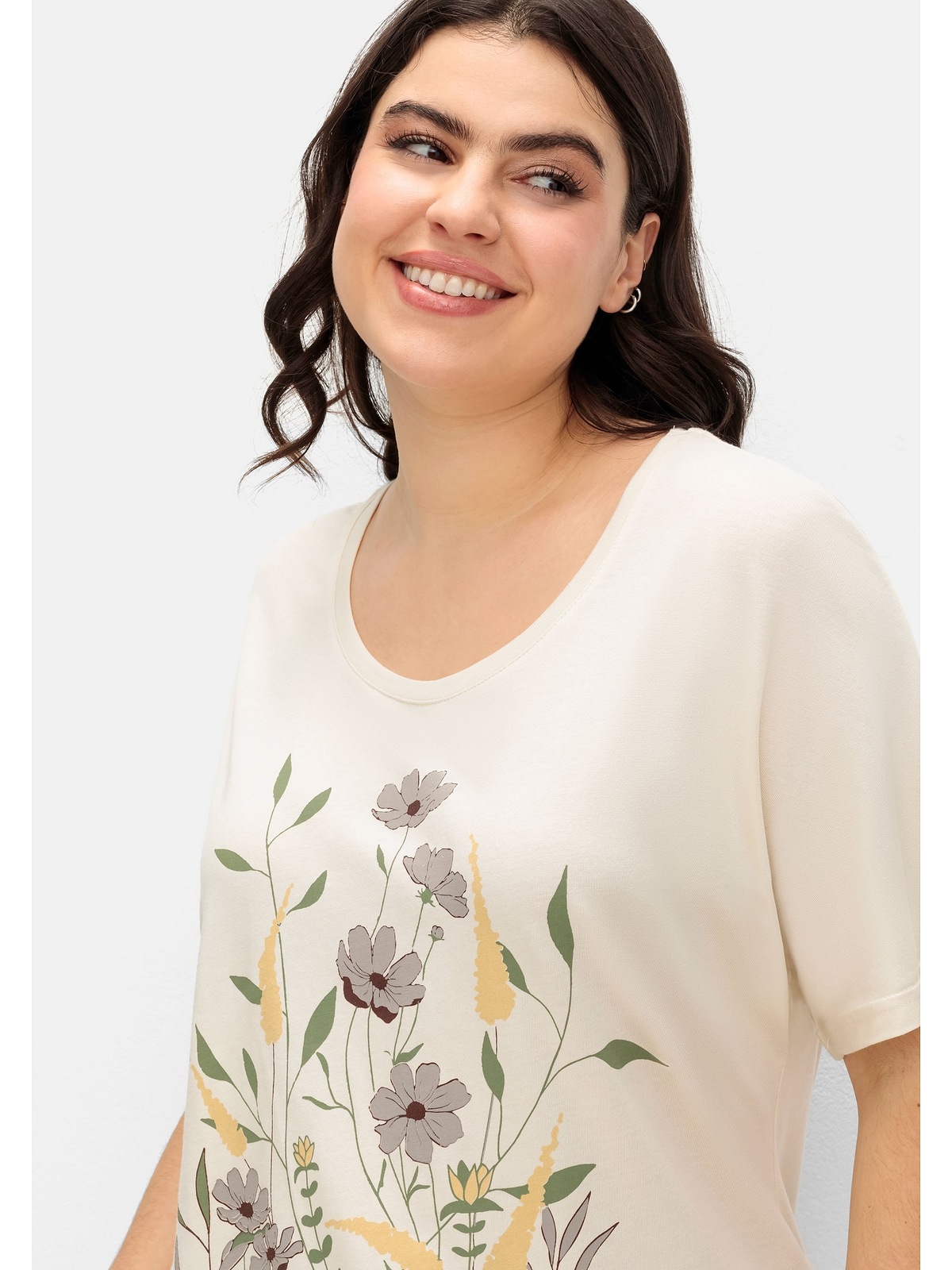 Sheego Rundhalsshirt »Große Größen«, mit Blumen-Frontprint