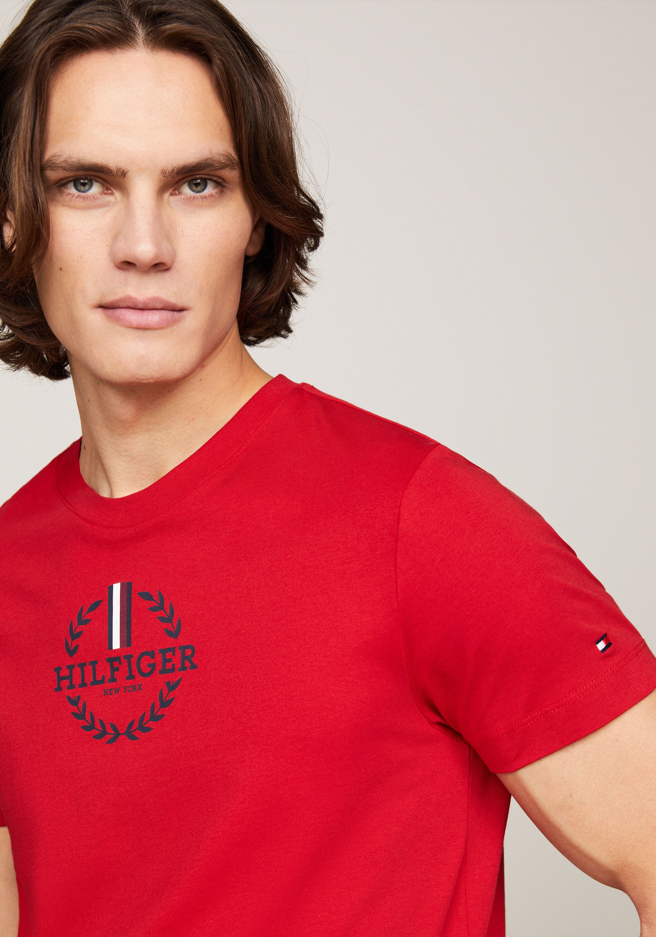 Tommy Hilfiger T-Shirt "GLOBAL STRIPE WREATH TEE", mit Archive-Wappen-Logo günstig online kaufen