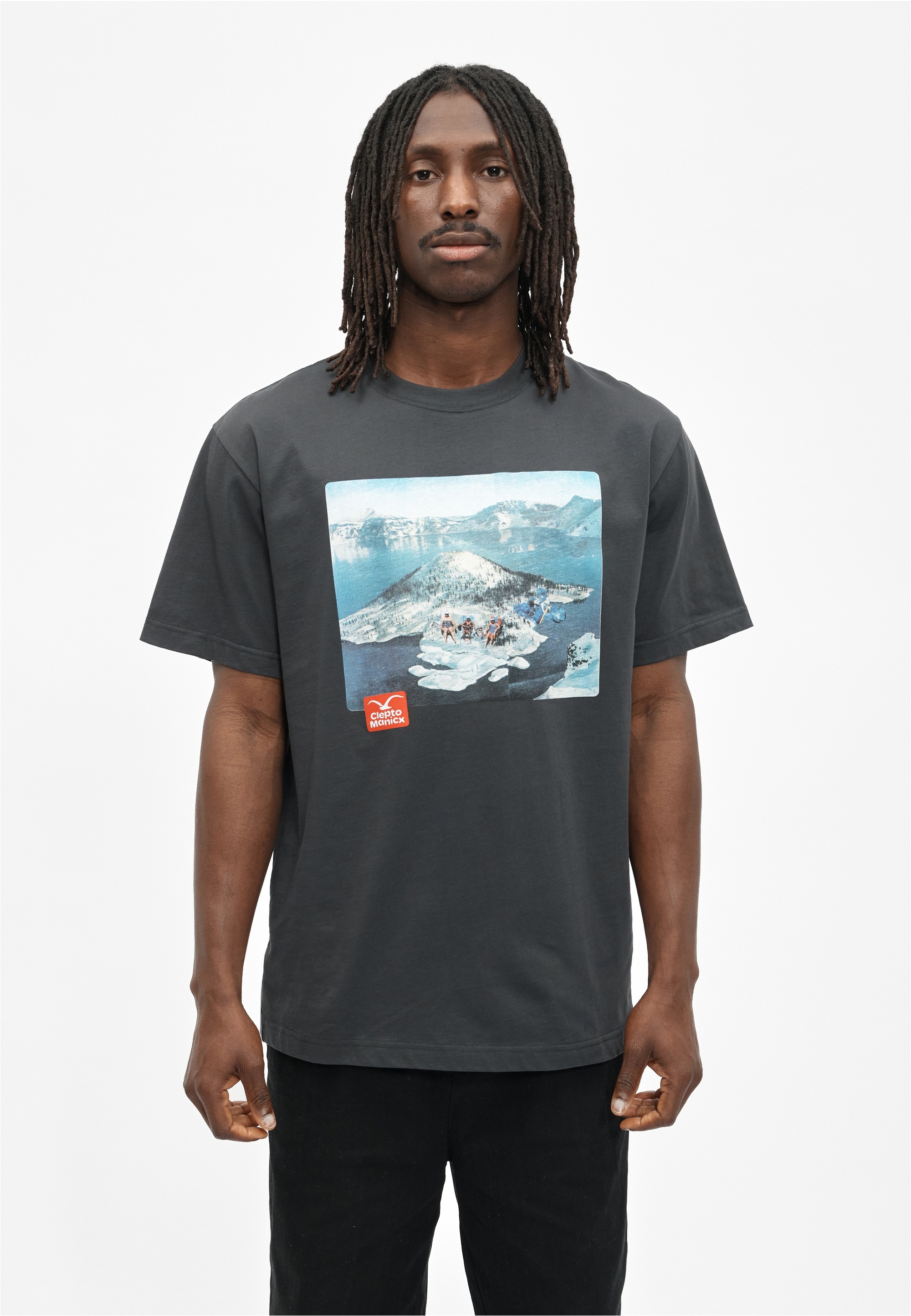 Cleptomanicx T-Shirt "New Holiday" mit großem Front-Print