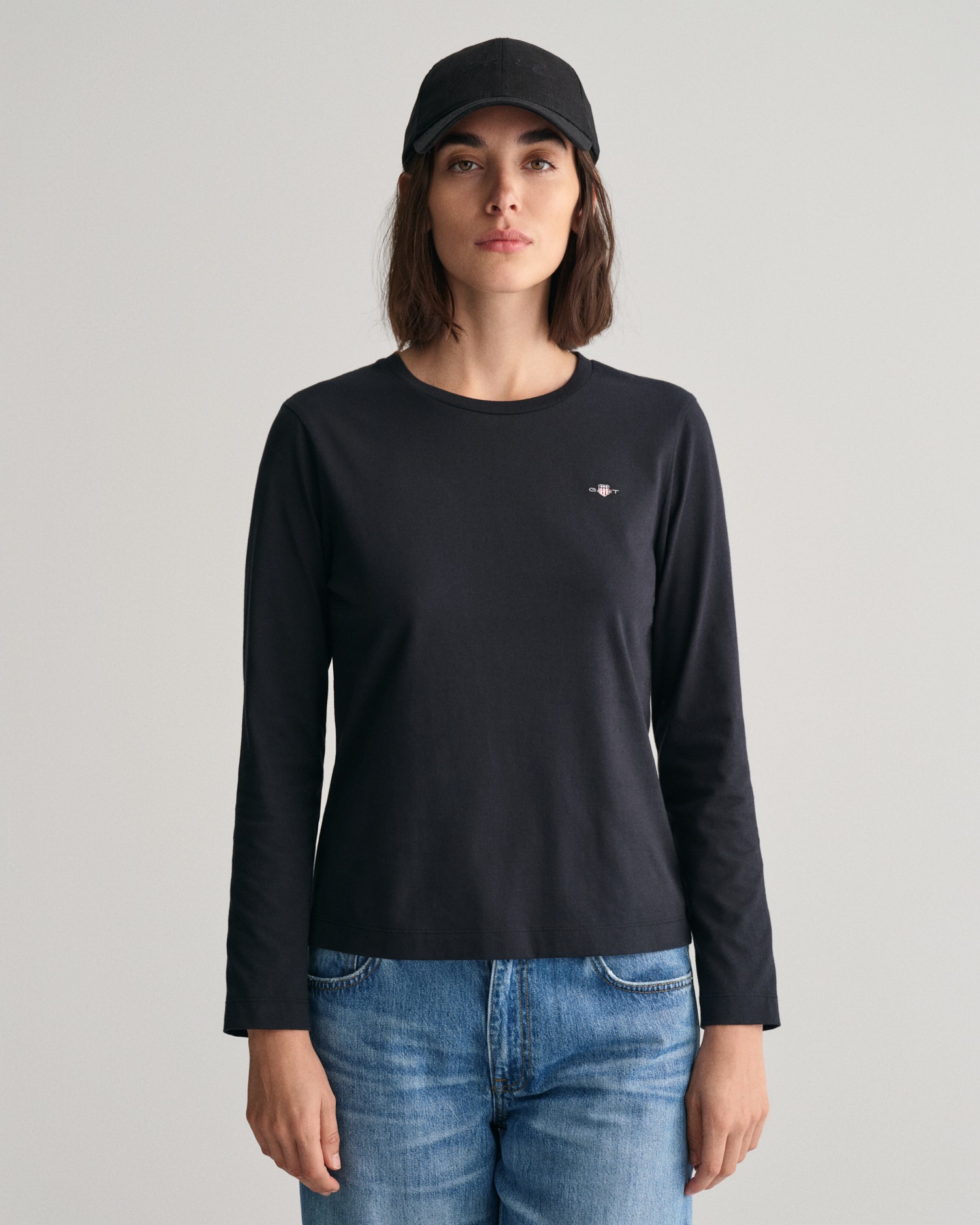 Gant Langarmshirt "REG SHIELD LS T-SHIRT", kleine Logostickerei auf der Bru günstig online kaufen