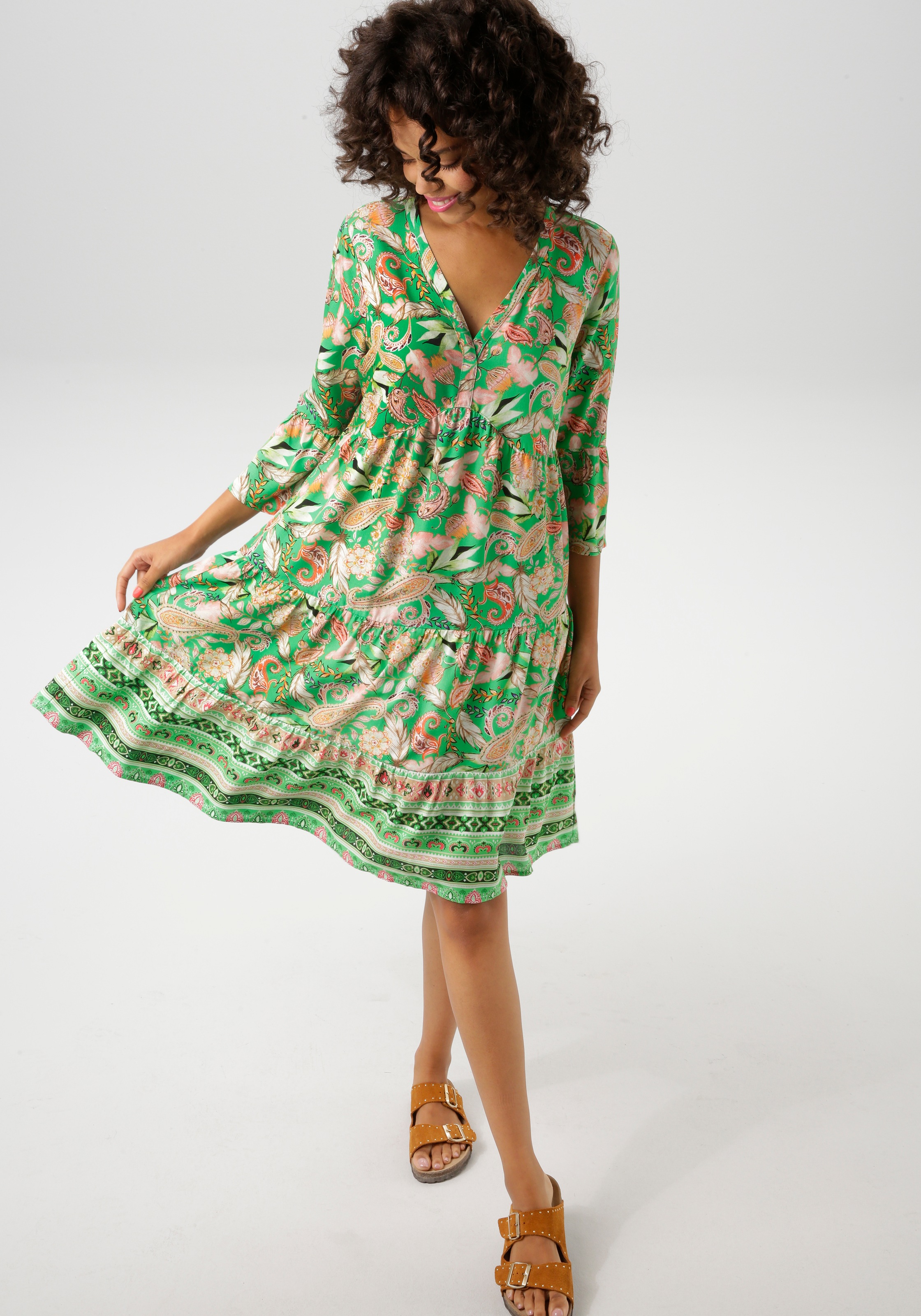 Aniston CASUAL Tunikakleid, mit fantasievolle, farbharmonischen Druck günstig online kaufen