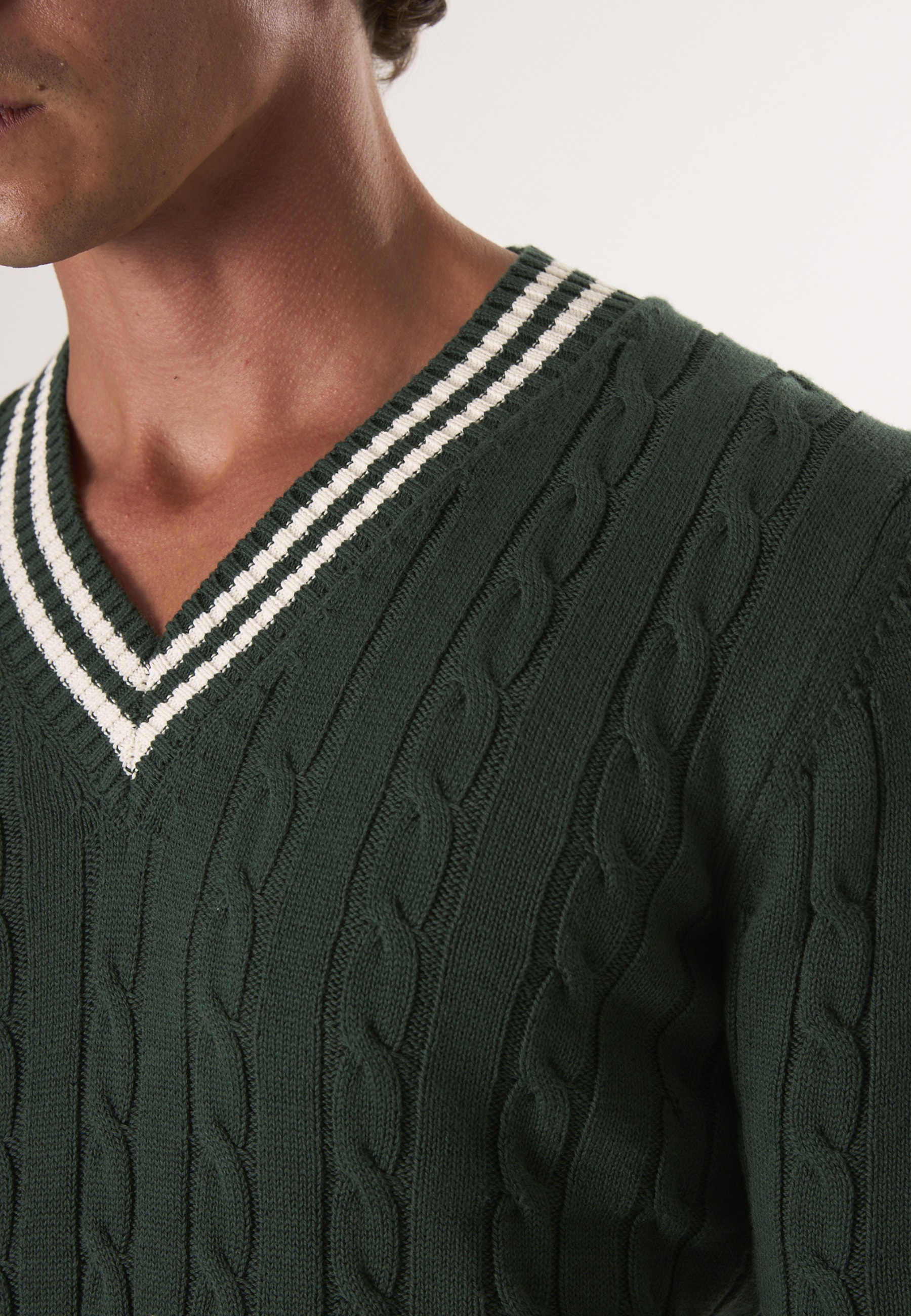 Felix Hardy V-Ausschnitt-Pullover »Basic-Pullover mit V-Ausschnitt und Zopfmuster«