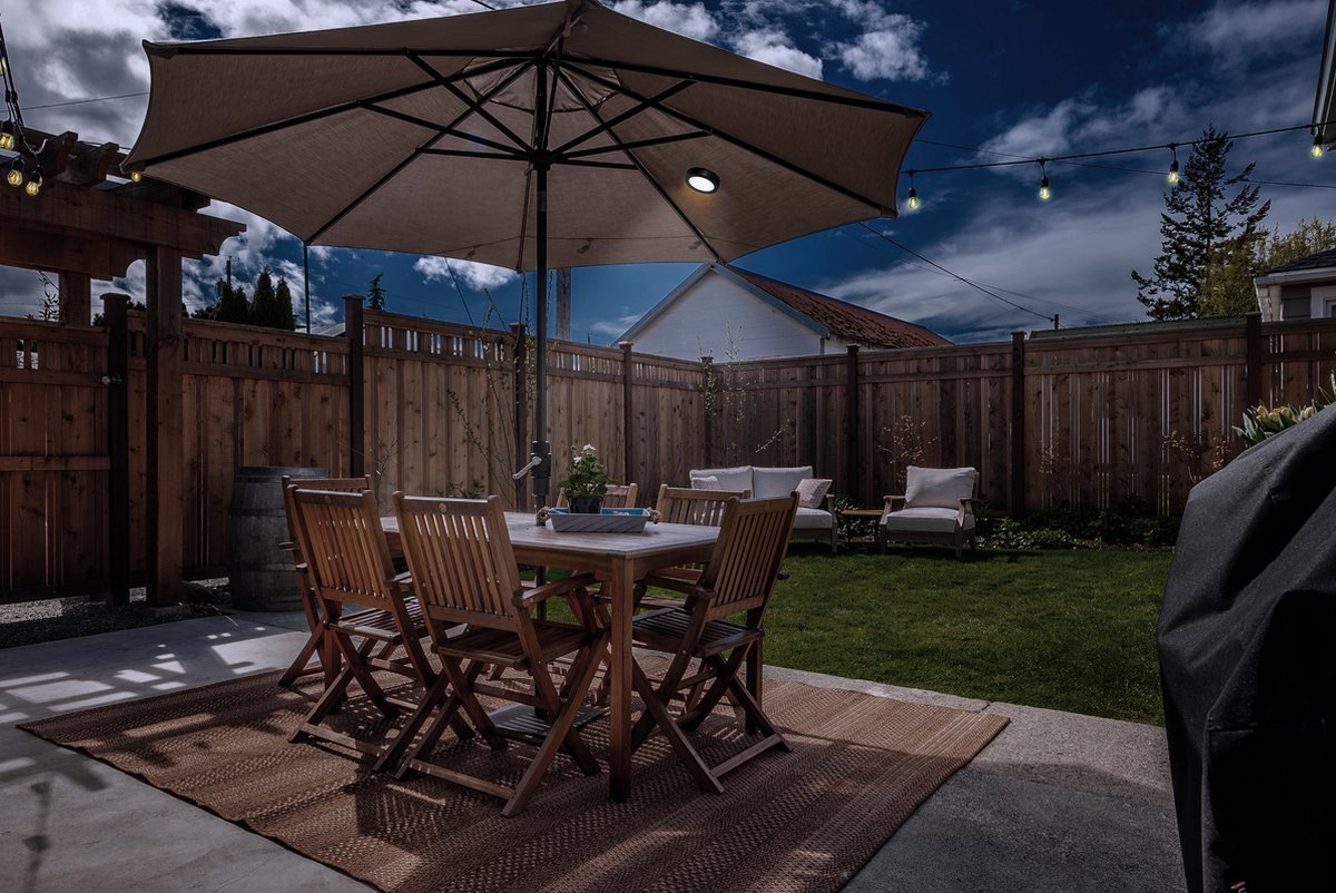 LUXFORM Gartenleuchte "Luxform Umbrella Light Camden" LED-Modul 1 Stk. Warm günstig online kaufen