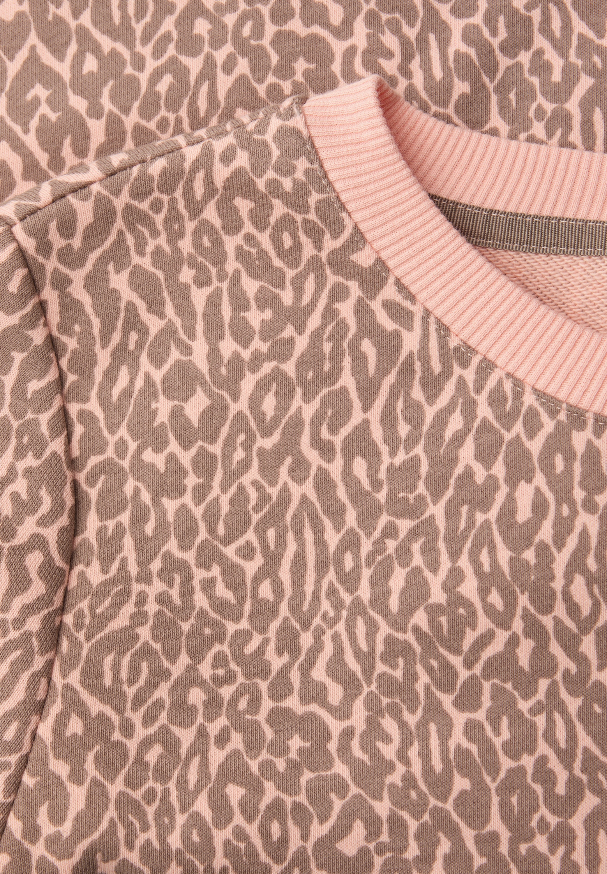 STREET ONE Sweatshirt , mit Leo-Print
