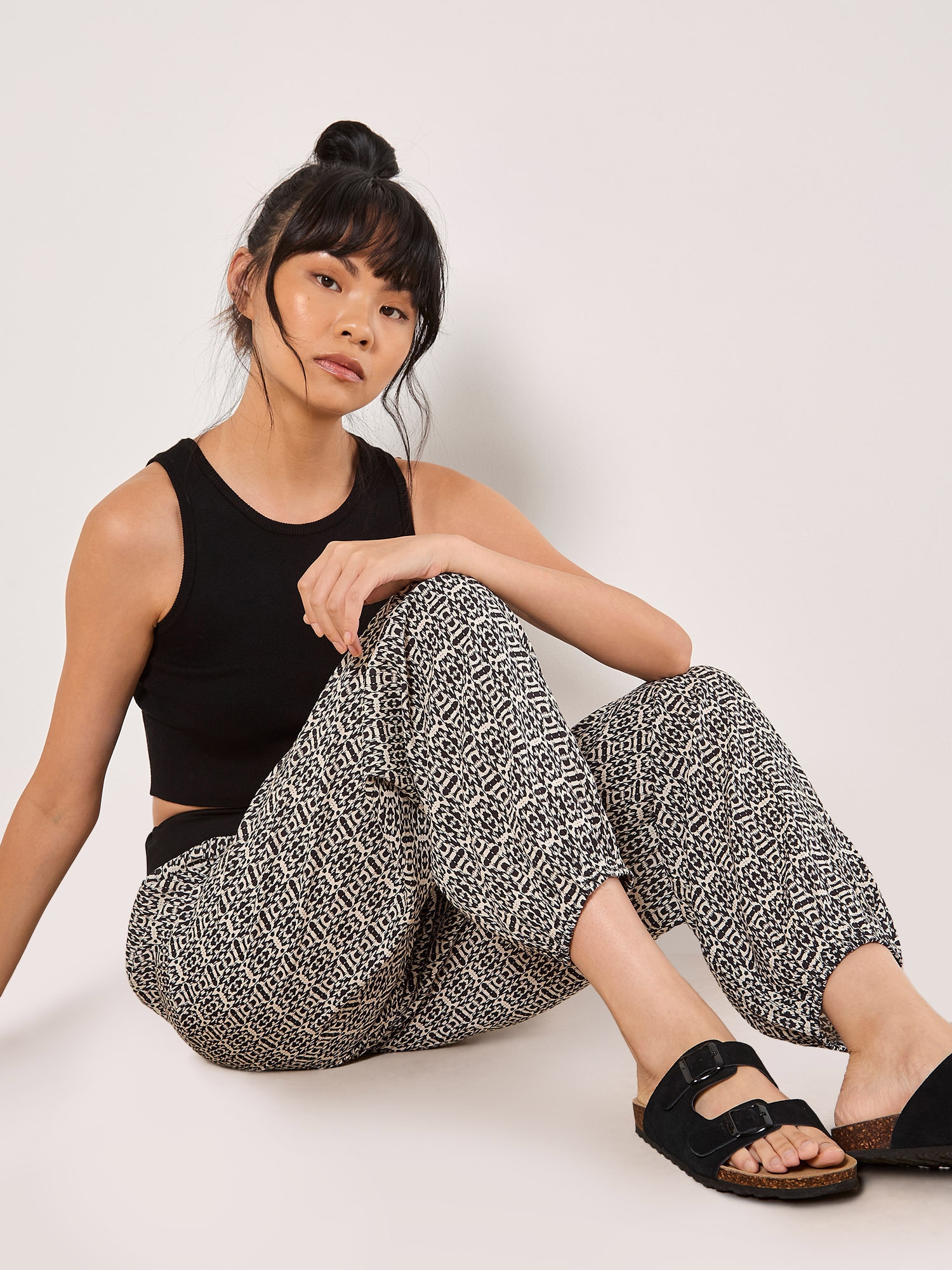 Apricot Jogginghose "Ikat-Jersey-Jogginghose" mit Gummibund