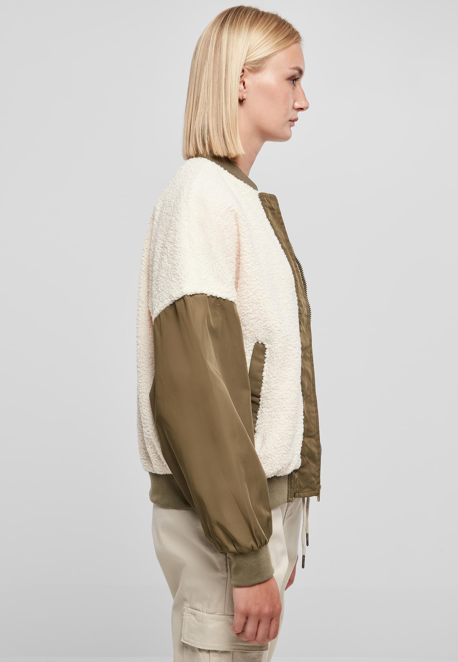 URBAN CLASSICS Bomberjacke »Urban Classics Damen Ladies Oversized Sherpa Mixed Bomber Jacket«, (1 St.), ohne Kapuze