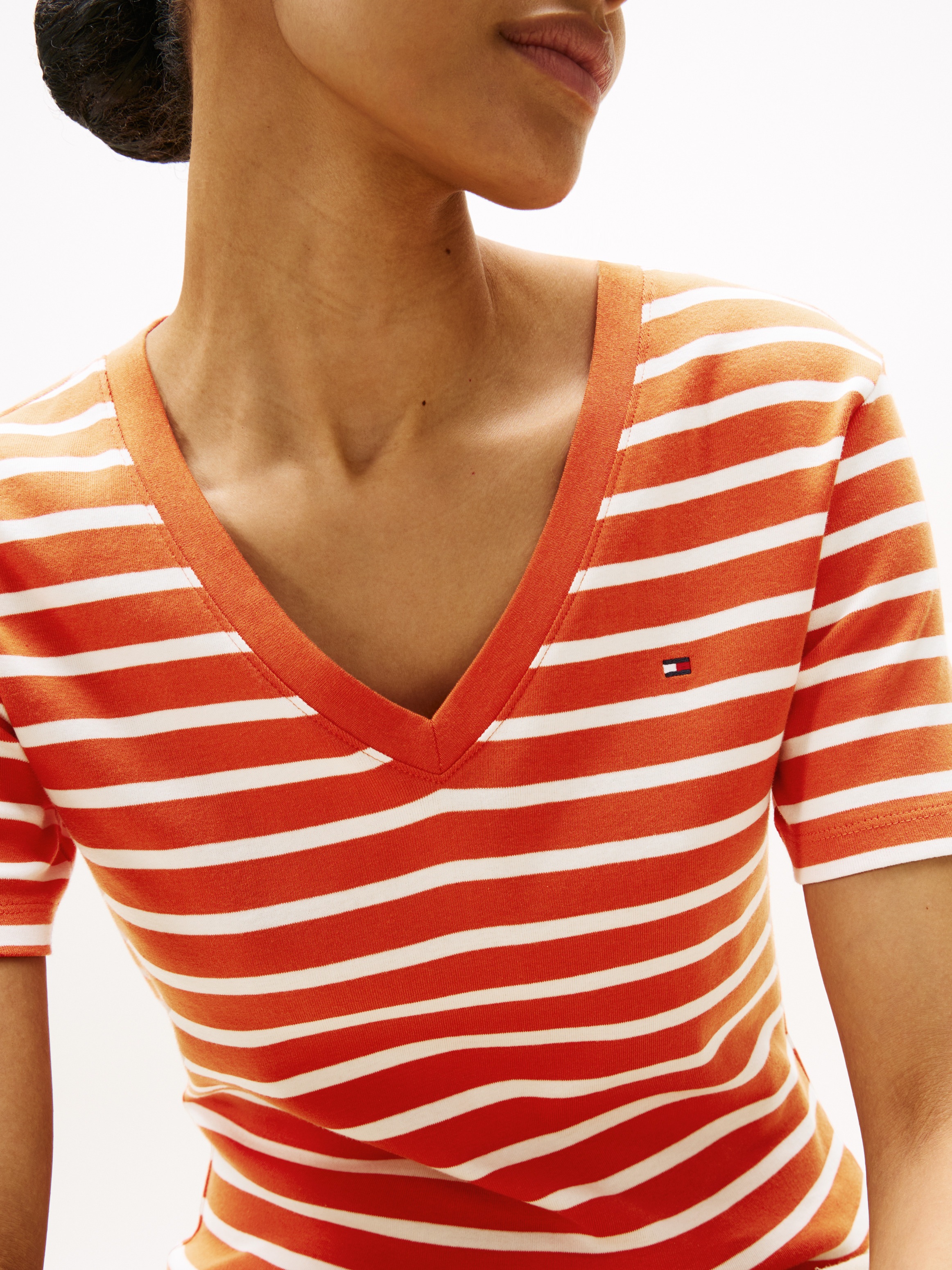 Tommy Hilfiger T-Shirt "SLIM CODY V-NK SS mit V-Ausschnitt und Streifen" Ba günstig online kaufen