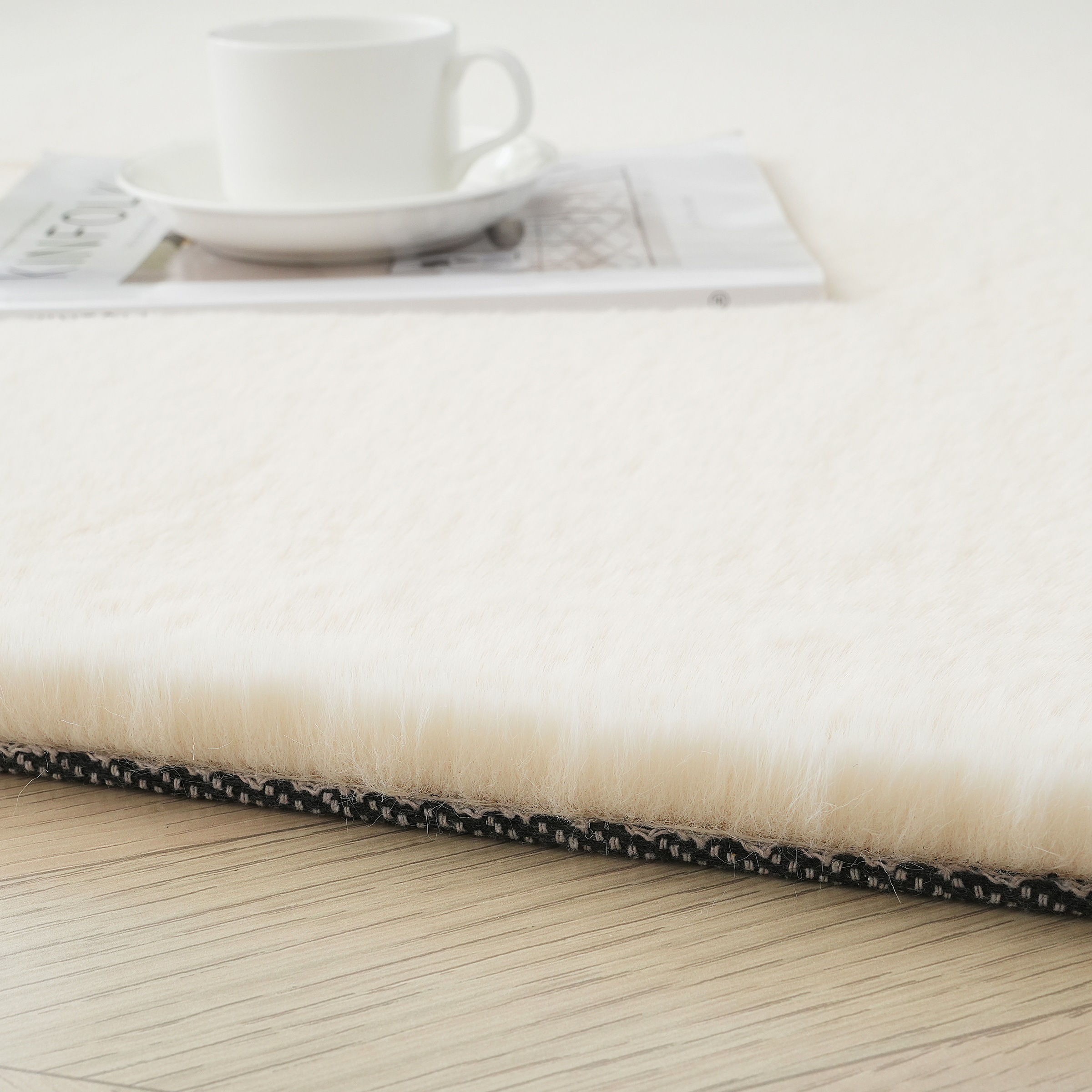 Bruno Banani Fellteppich »Rabbit 2, Kunstfell Teppich, Modern« rechteckig 25 mm Höhe Kaninchenfell-Haptik, sehr weich, Wohnzimmer, Schlafzimmer, Esszimmer