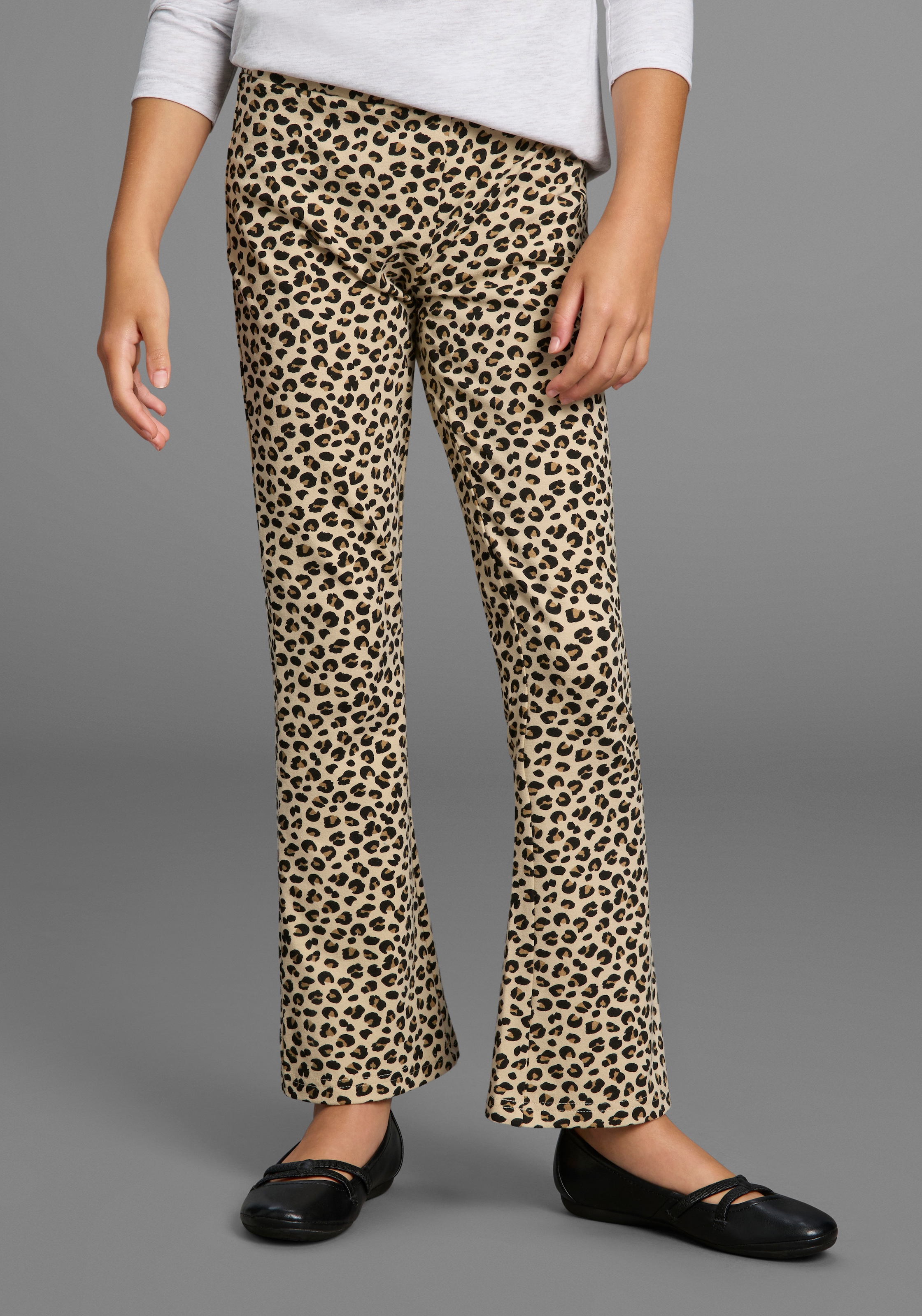 KIDSWORLD Leggings "Leggings mit Schlag" Jazzpants Bootcut, Leoprint