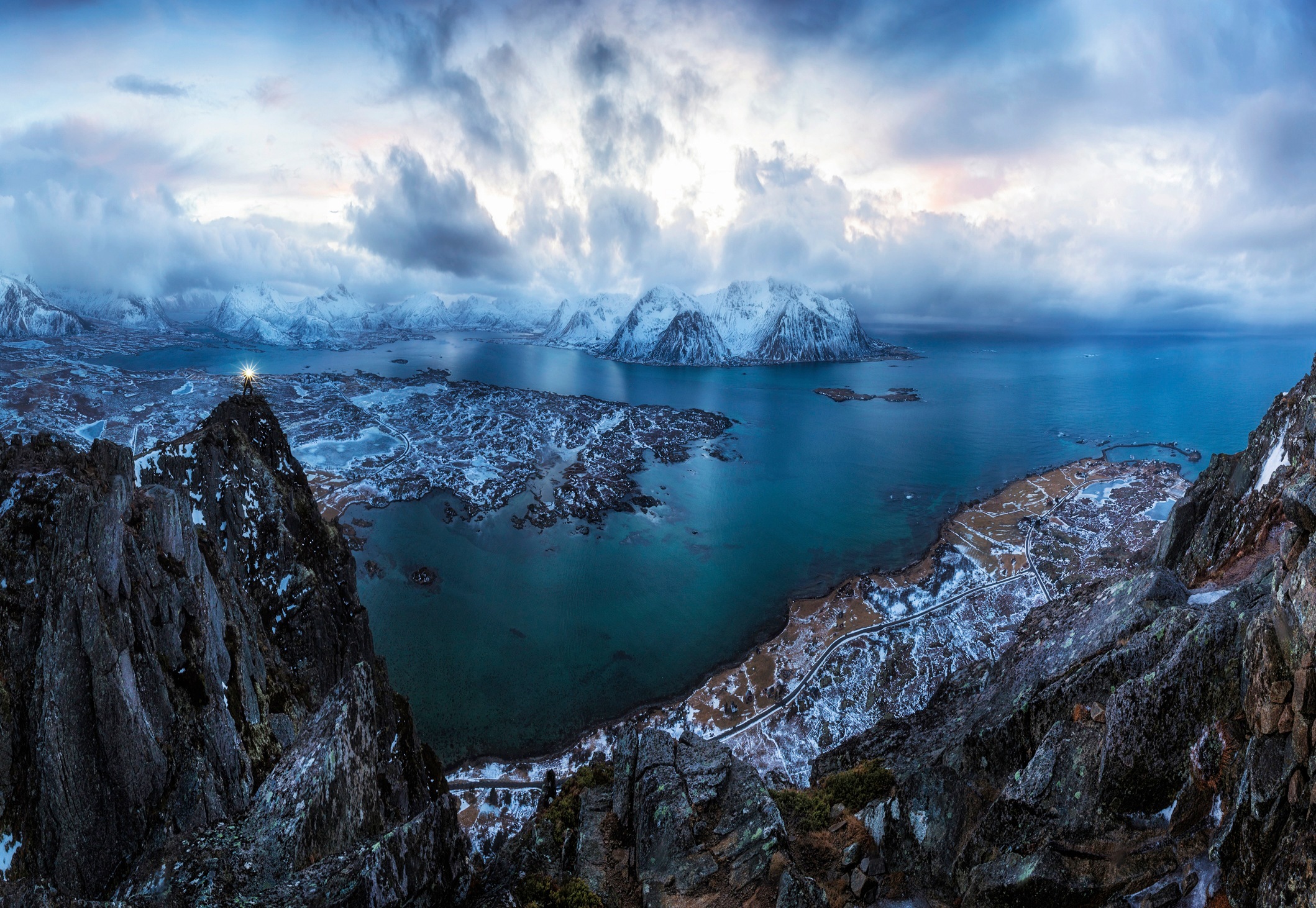 Papermoon Fototapete »Photo-Art DR NICHOLAS ROEMMELT, IM HIMMEL AUF HAZVEN«