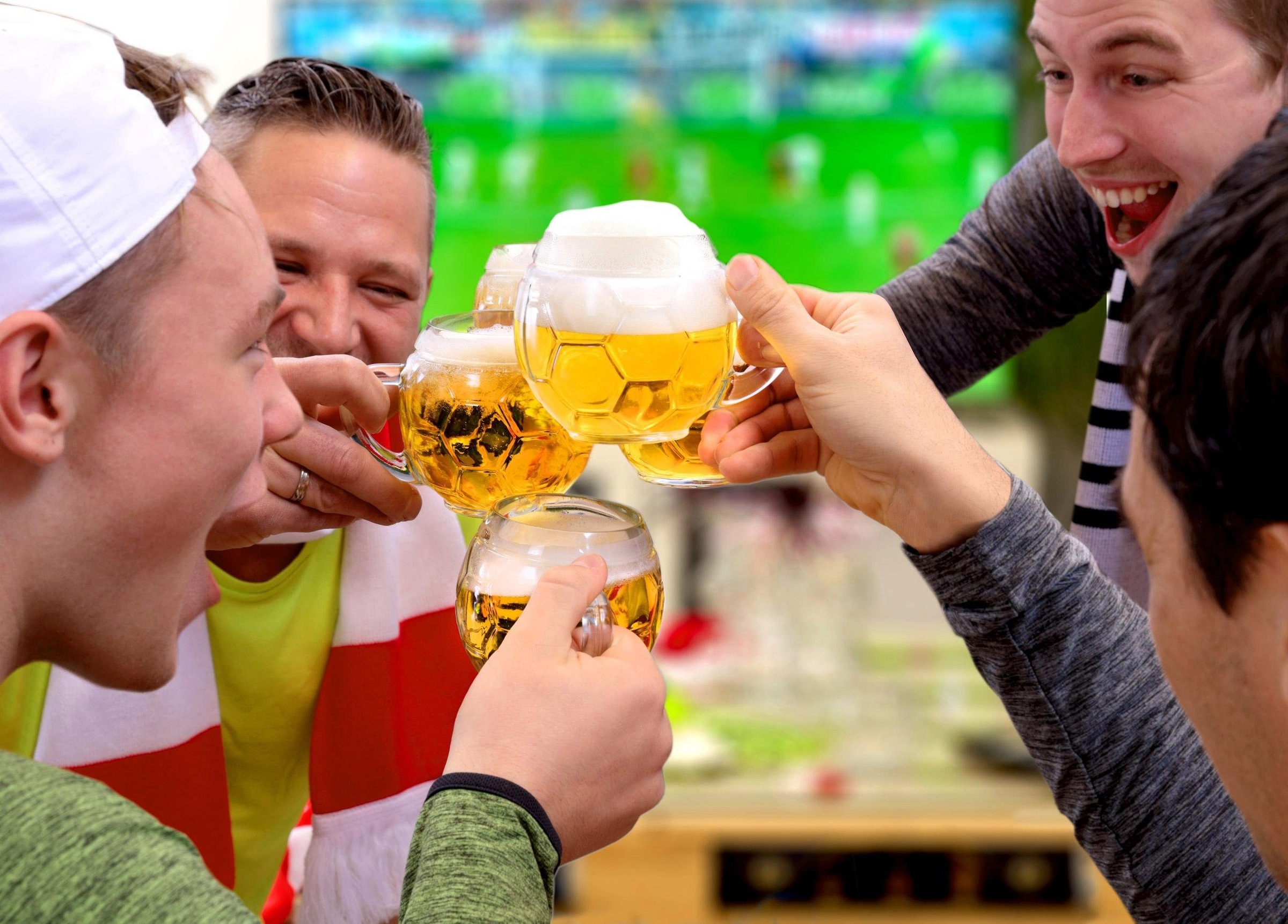 Stölzle Bierkrug »Fußball«, (Set, 6 tlg.), 6-teilig