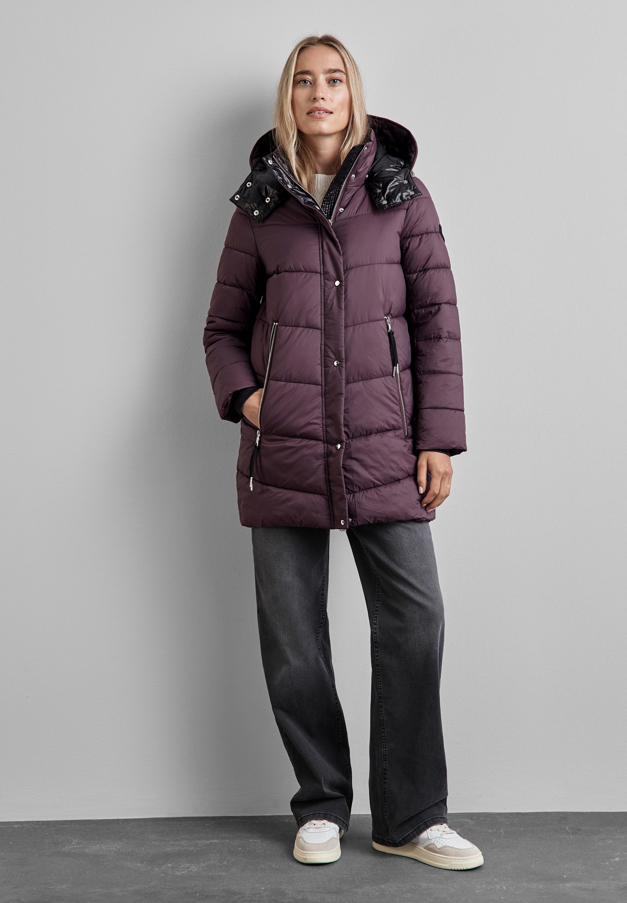 STREET ONE Steppjacke mit Kapuze mit moderner Steppung