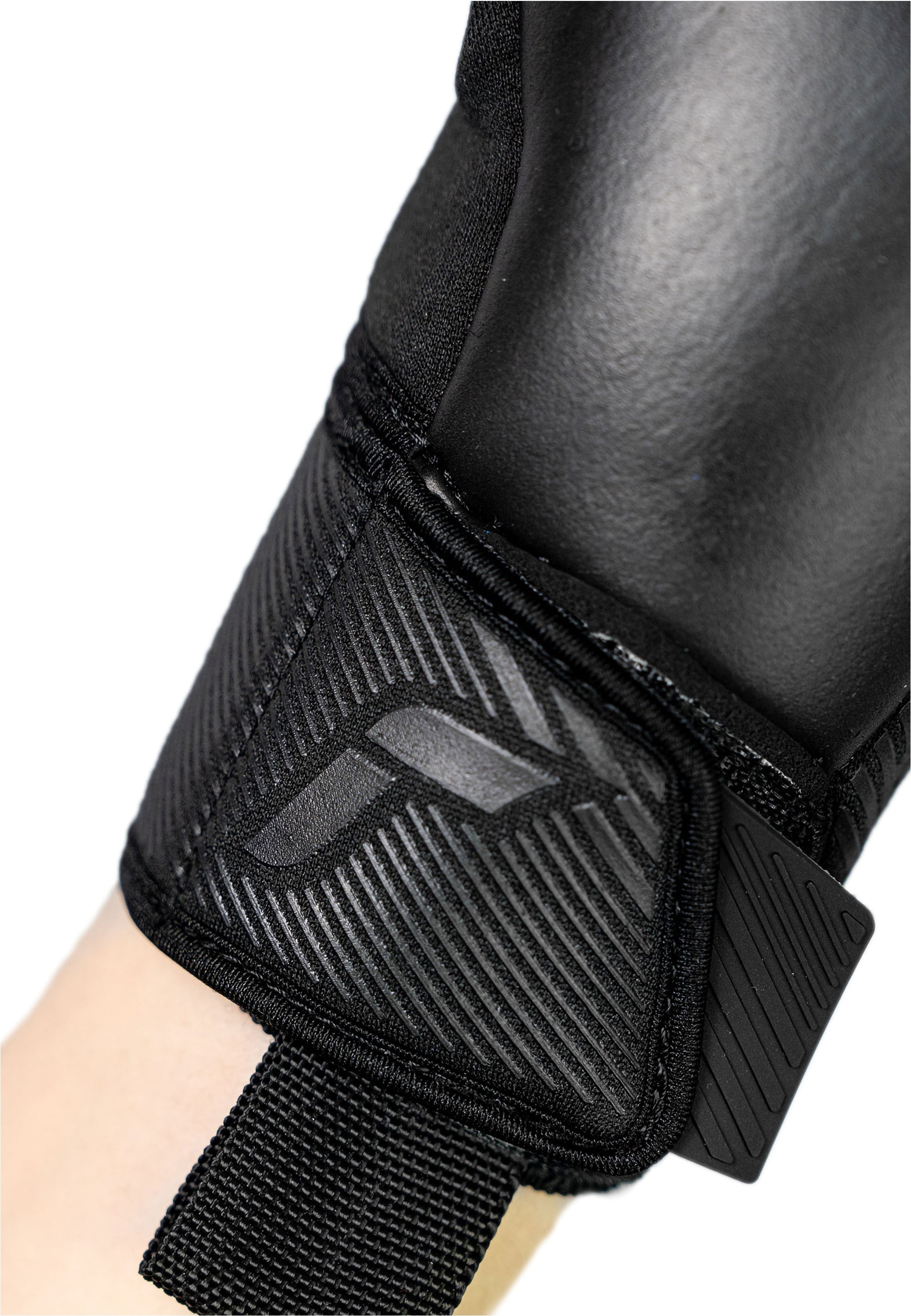 Reusch Torwarthandschuhe »Fastgrip Duo«, mit Hybrid Negative Cut
