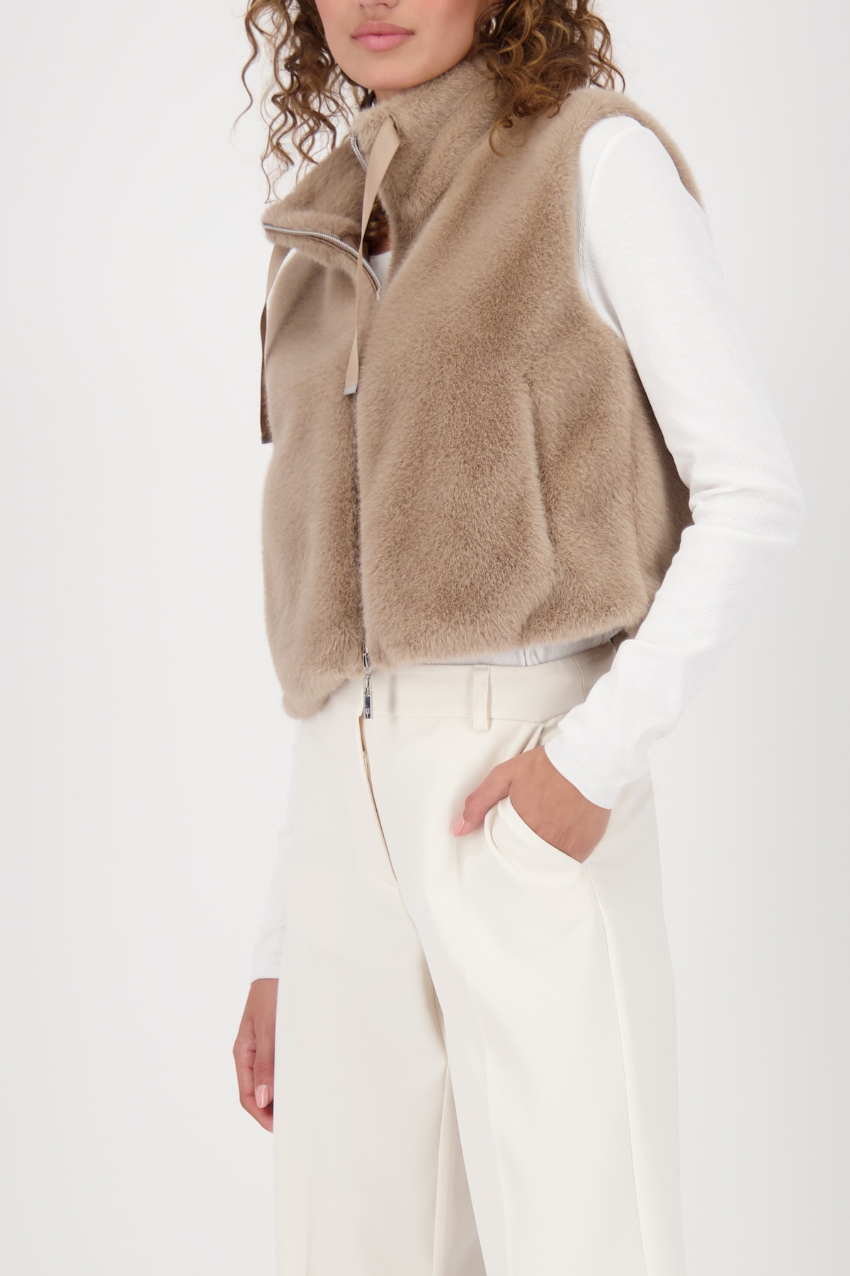 Monari Fellimitatweste »Weste fake fur«, Regular fit mit Rundhalsausschnitt