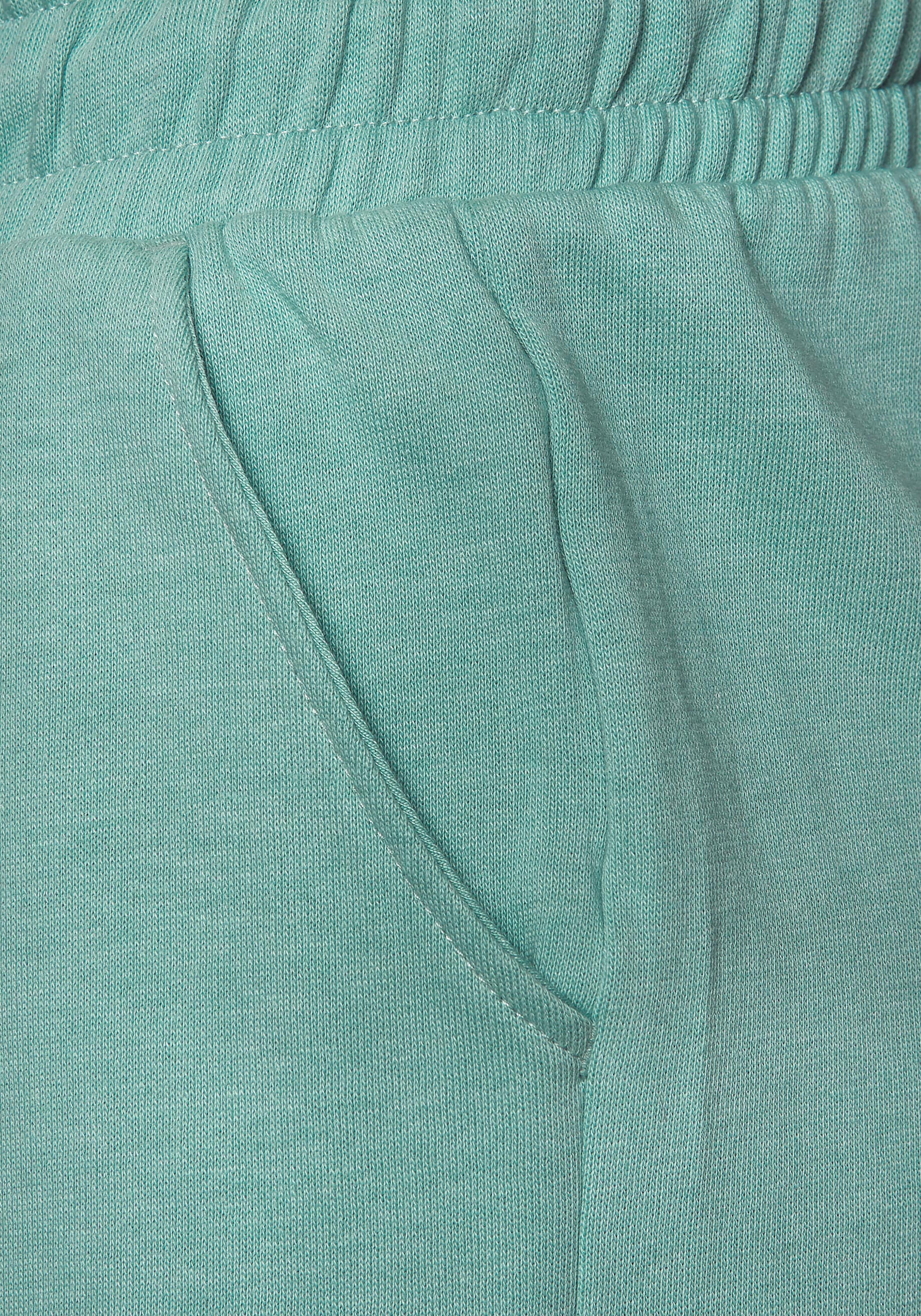 Buffalo Sweatshorts, Loungeshorts mit seitlichen Taschen und kleinem Print, Loungewear