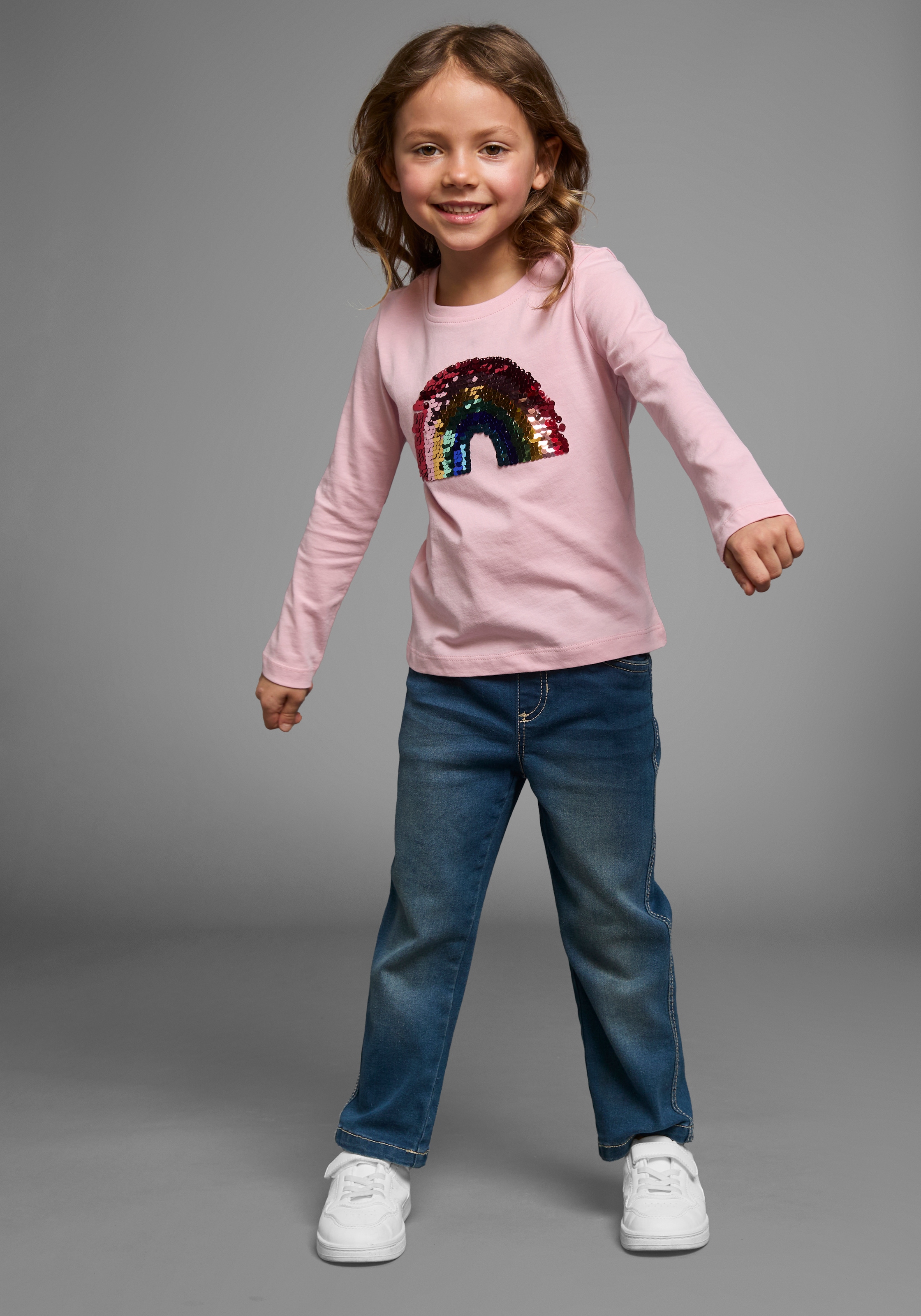 KIDSWORLD Langarmshirt »Regenbogen«, Langarm, Basic-Passform, mit schimmernden Pailletten-Applikationen