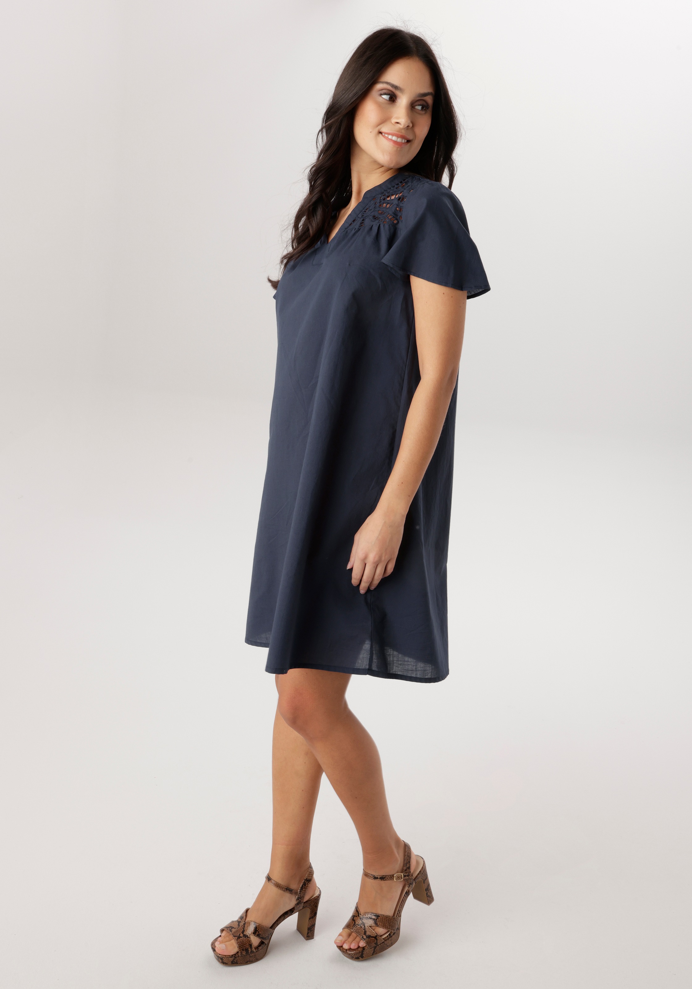 Aniston SELECTED Sommerkleid mit Lochspitze im Schulter- und Brustbereich - günstig online kaufen